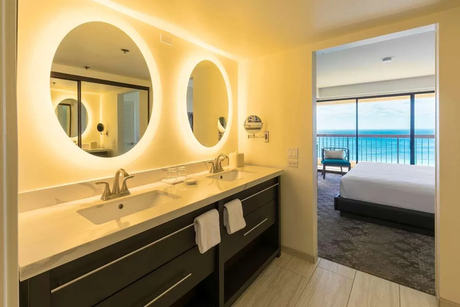 Kitchen or kitchenette, Bathroom in Aston Waikiki Beach Tower