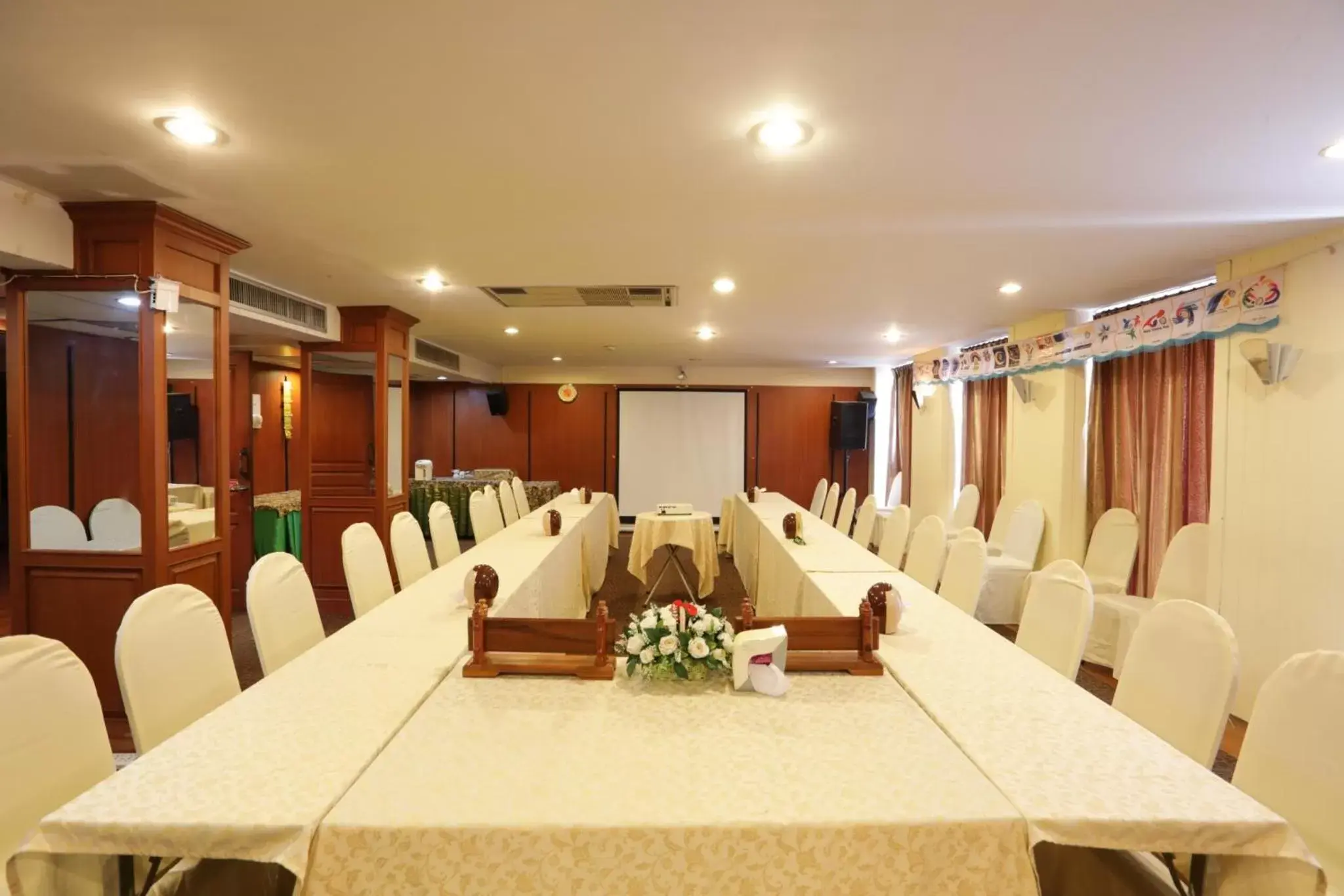 Meeting/conference room in Pin Hotel