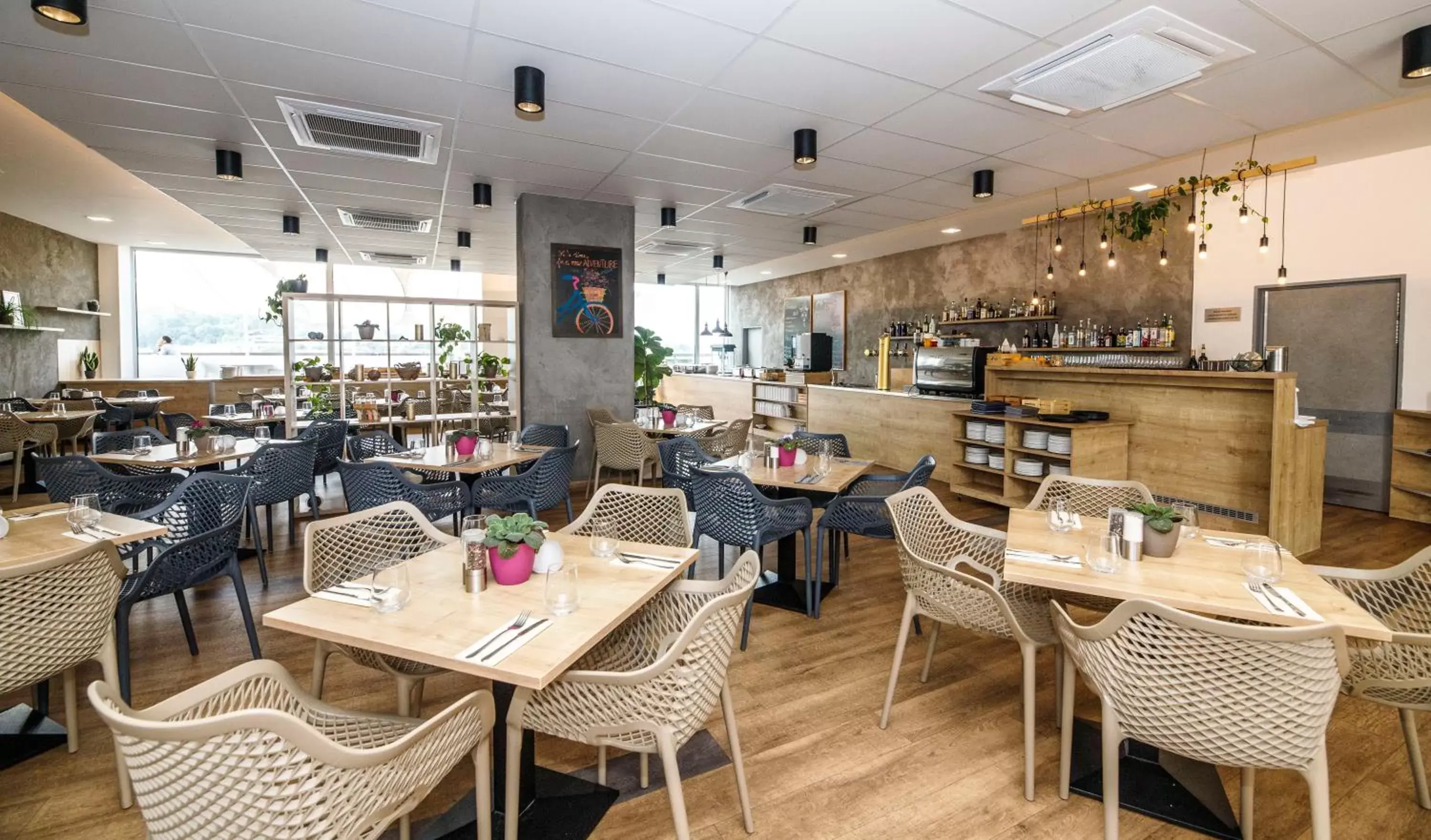 Restaurant/Places to Eat in OREA Resort Santon Brno
