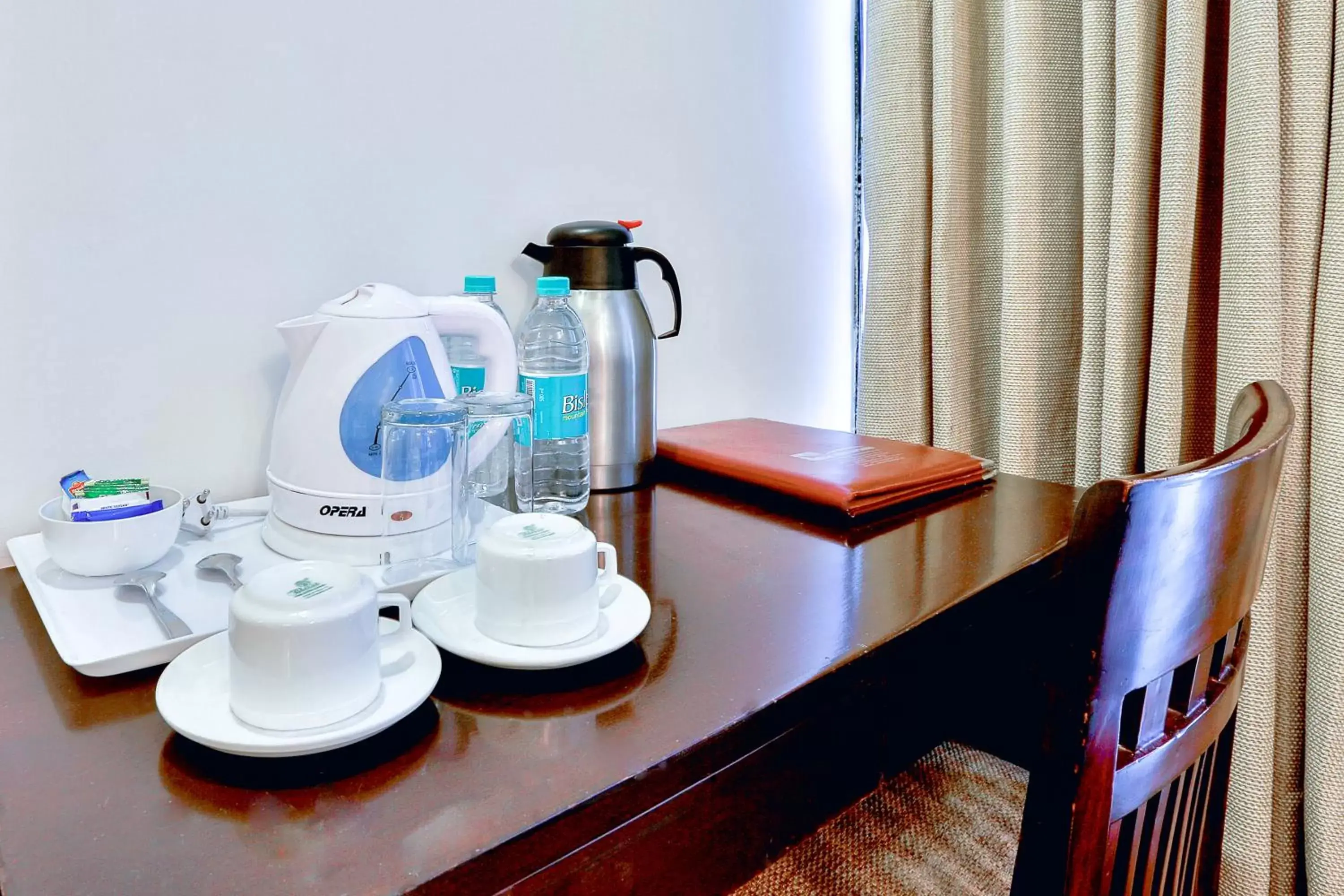 Coffee/tea facilities in Airport Hotel Grand, New Delhi