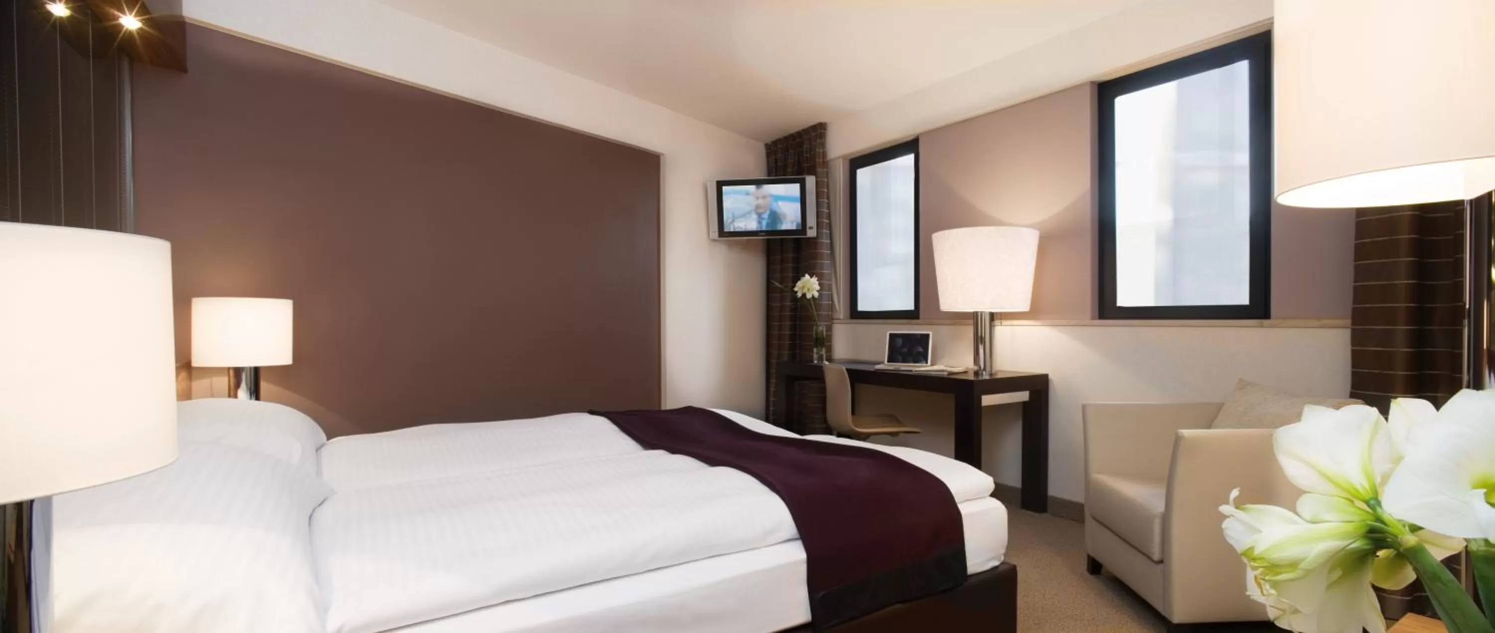 Bed in MÖVENPICK Hotel Hamburg City