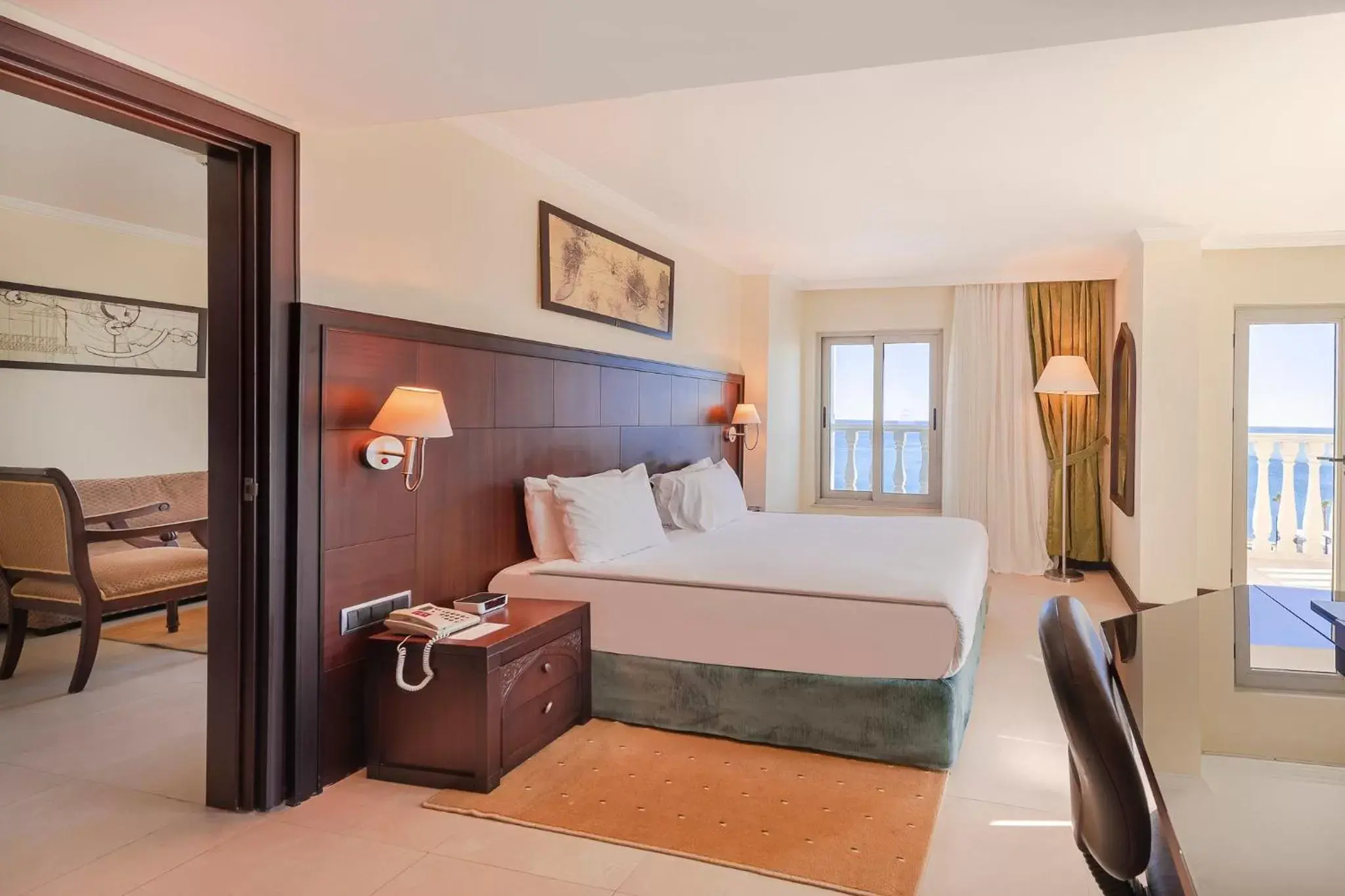 Bedroom, Bed in Crowne Plaza Antalya, an IHG Hotel