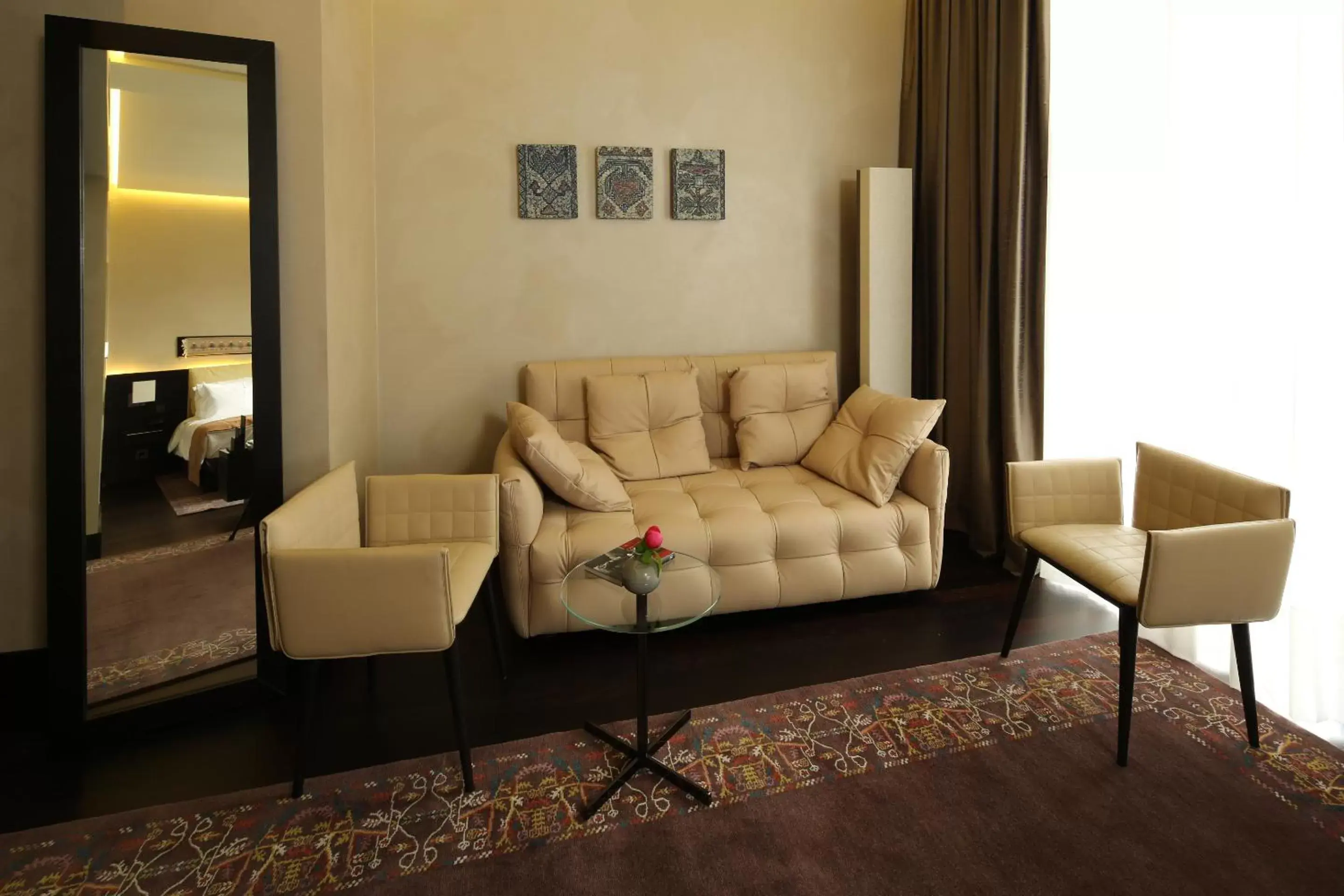Living room, Seating Area in BERDS Chisinau Mgallery Hotel Collection
