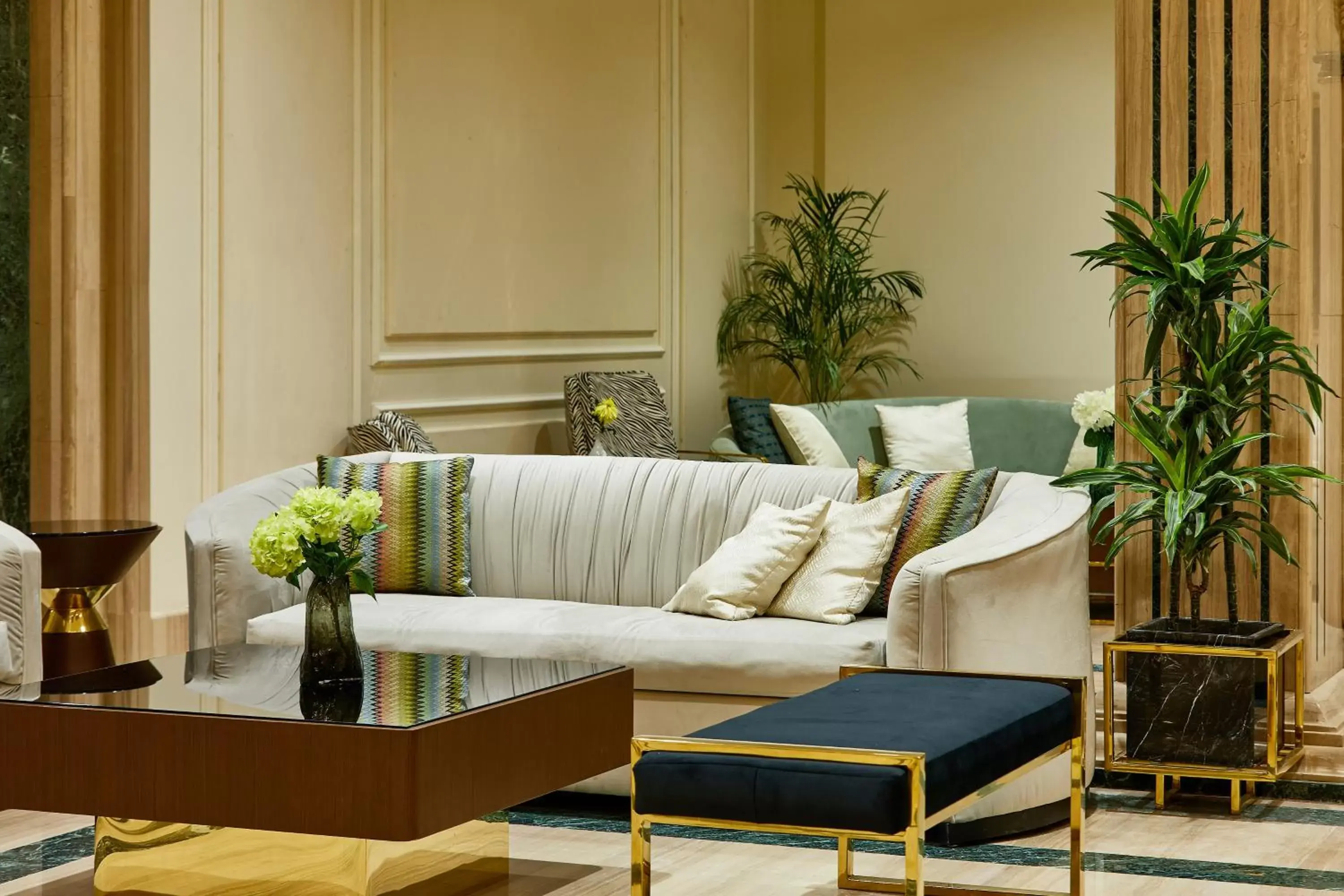 Lobby or reception, Seating Area in Sonesta St. George Hotel - Convention Center