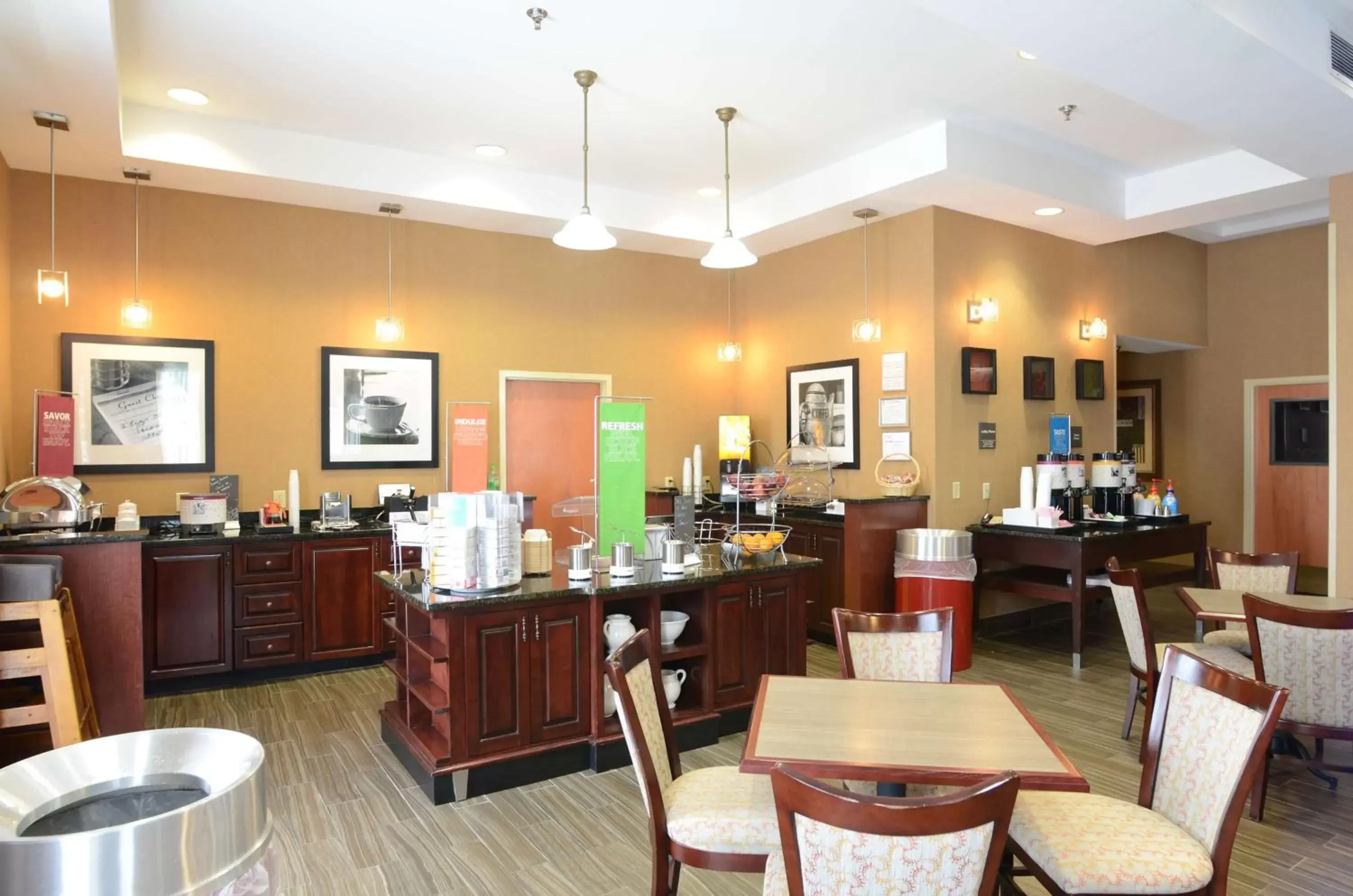 Restaurant/places to eat in Hampton Inn Vidalia Restaurant/places to eat in Hampton Inn Vidalia