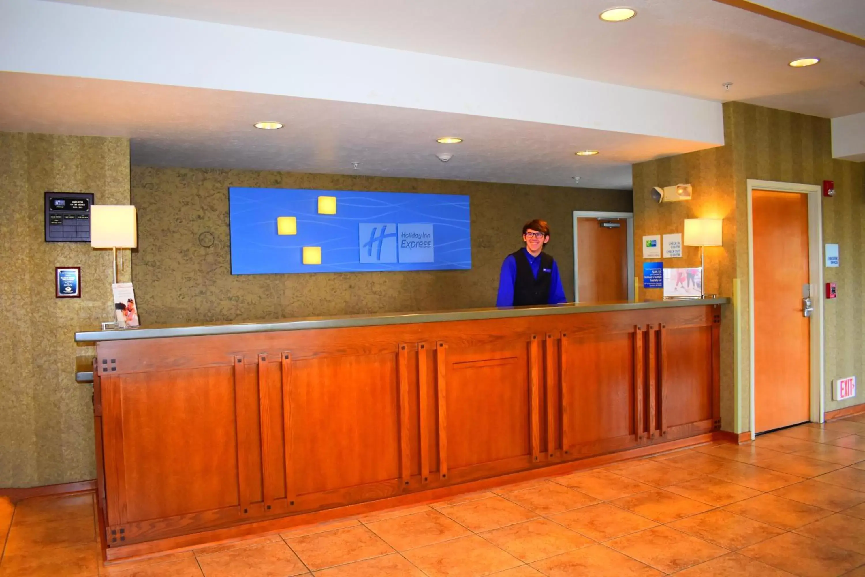 Property building, Lobby/Reception in Holiday Inn Express Lewiston, an IHG Hotel