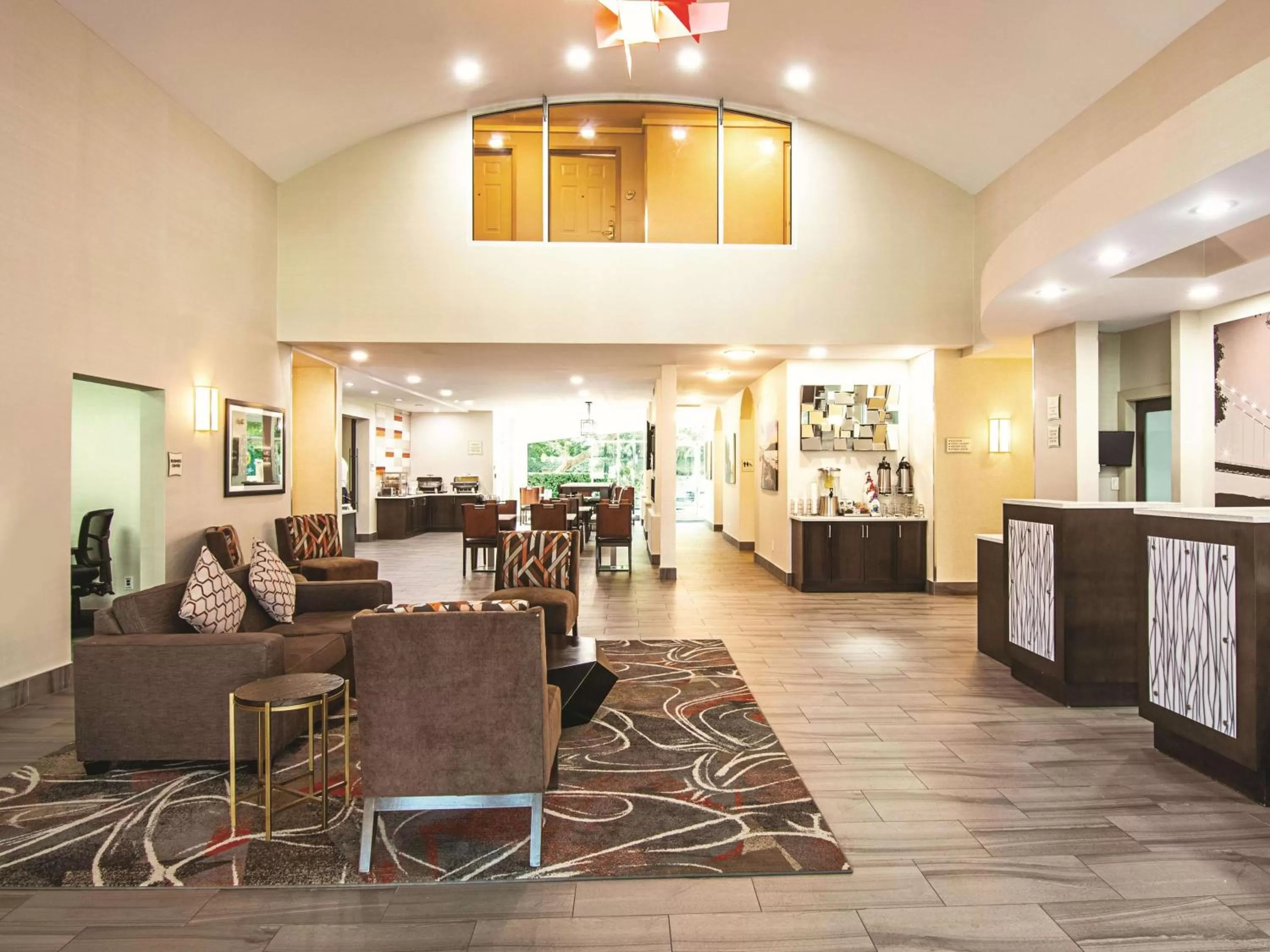 Lobby or reception in La Quinta Inn by Wyndham Vancouver Airport