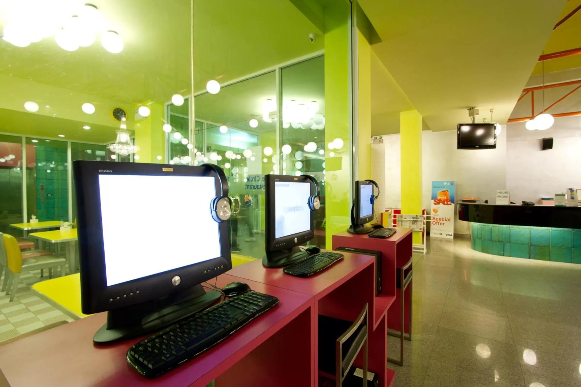 Business facilities in Bella Express