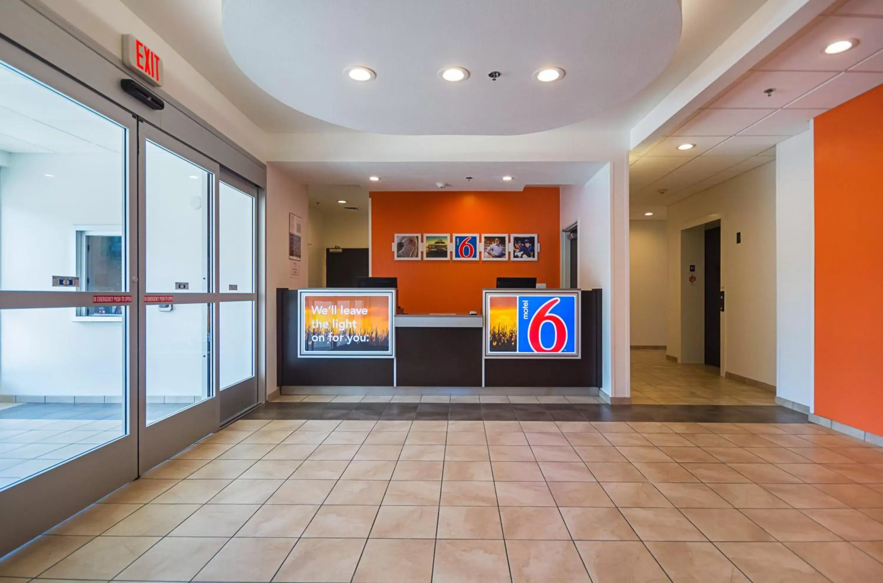 Lobby or reception in Motel 6-South Bend, IN - Mishawaka Lobby or reception in Motel 6-South Bend, IN - Mishawaka