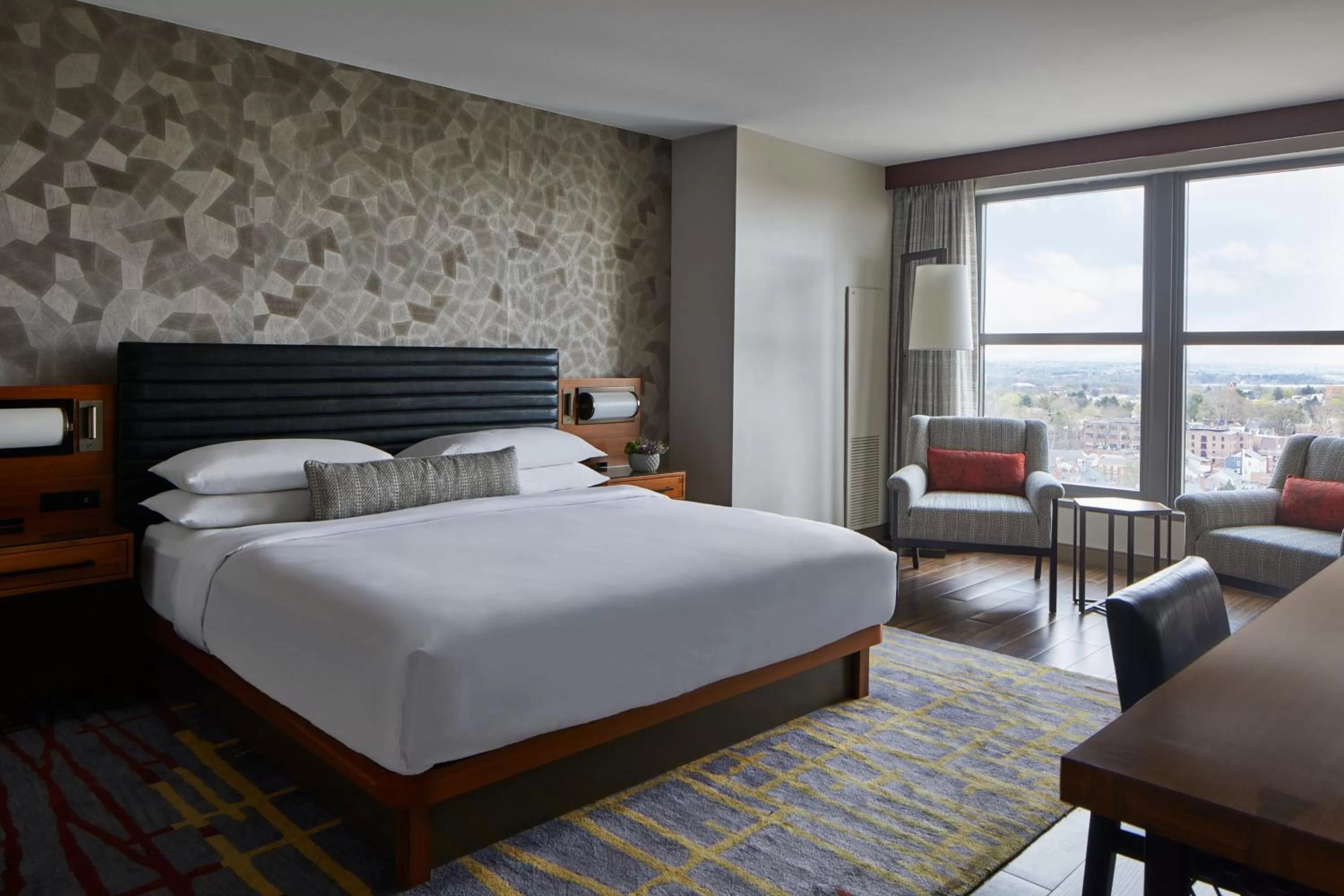 Bedroom, Bed in Lancaster Marriott at Penn Square