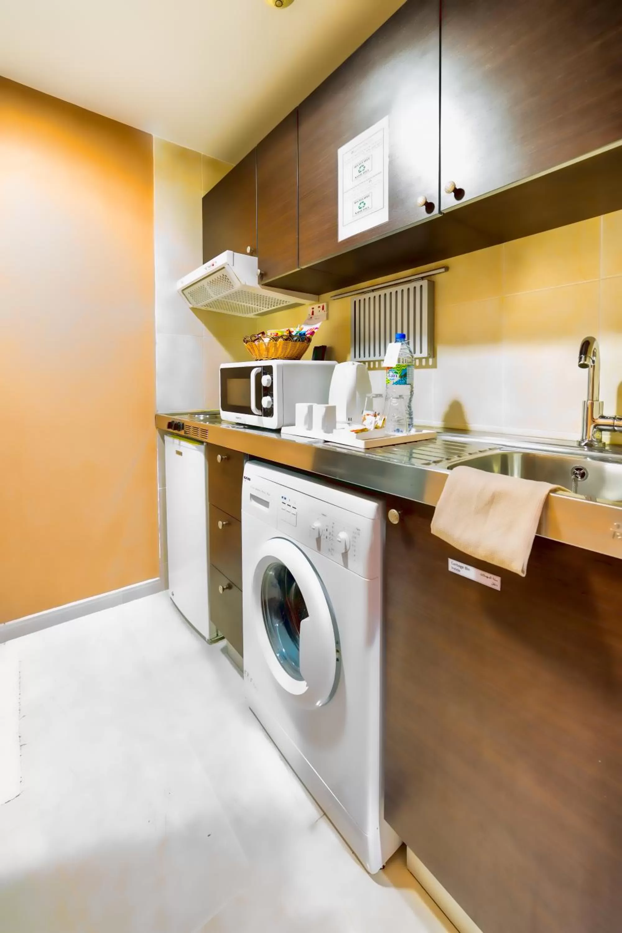 Kitchen or kitchenette in Executive Suites Abu Dhabi