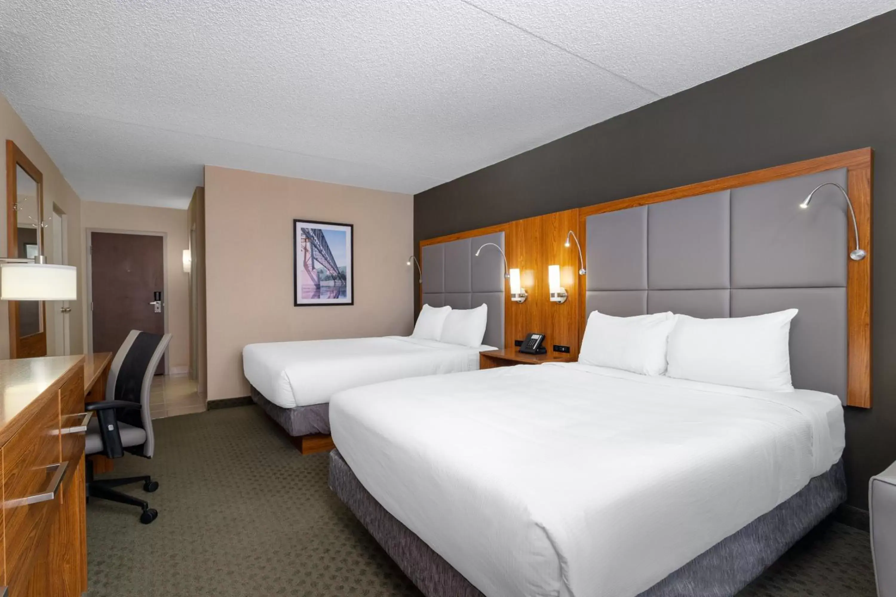 Bed in Ramada by Wyndham Northern Grand Hotel & Conference Centre