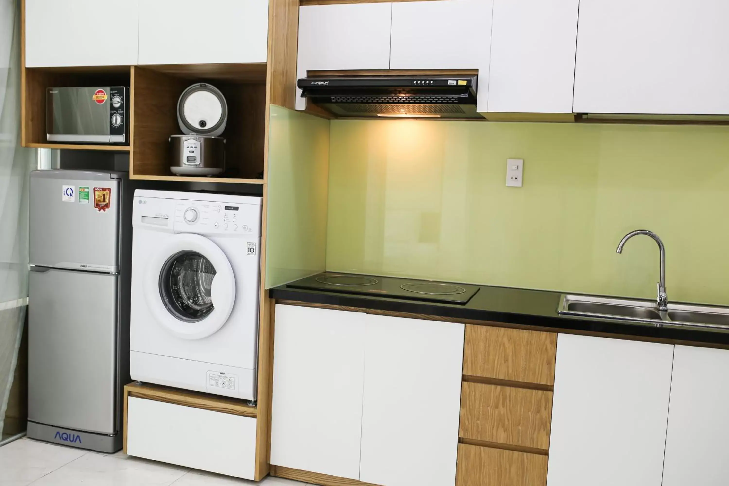 Kitchen or kitchenette, Kitchen/Kitchenette in Gold Ocean Apartment