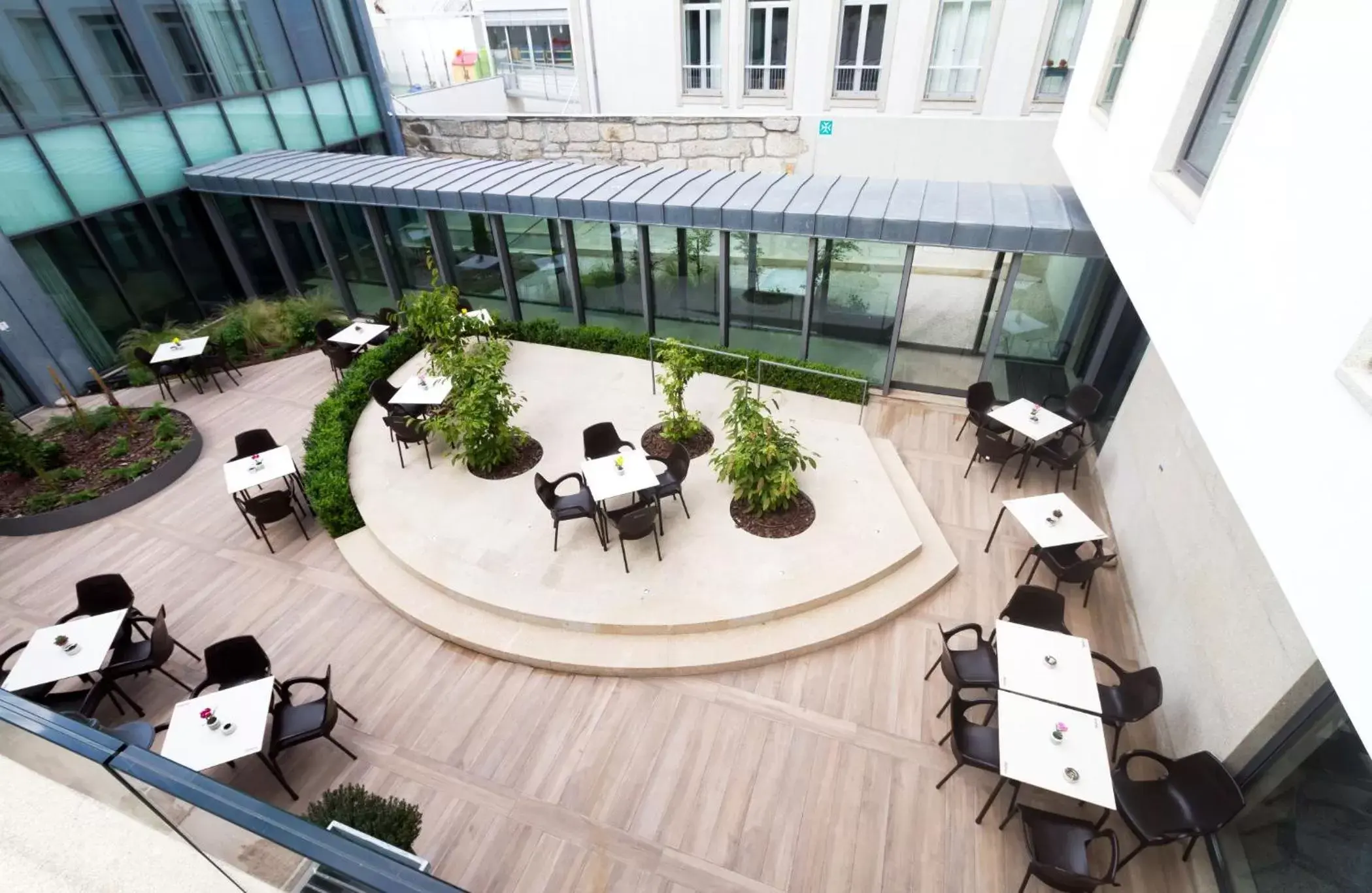 Patio in Oca Oriental Porto Hotel