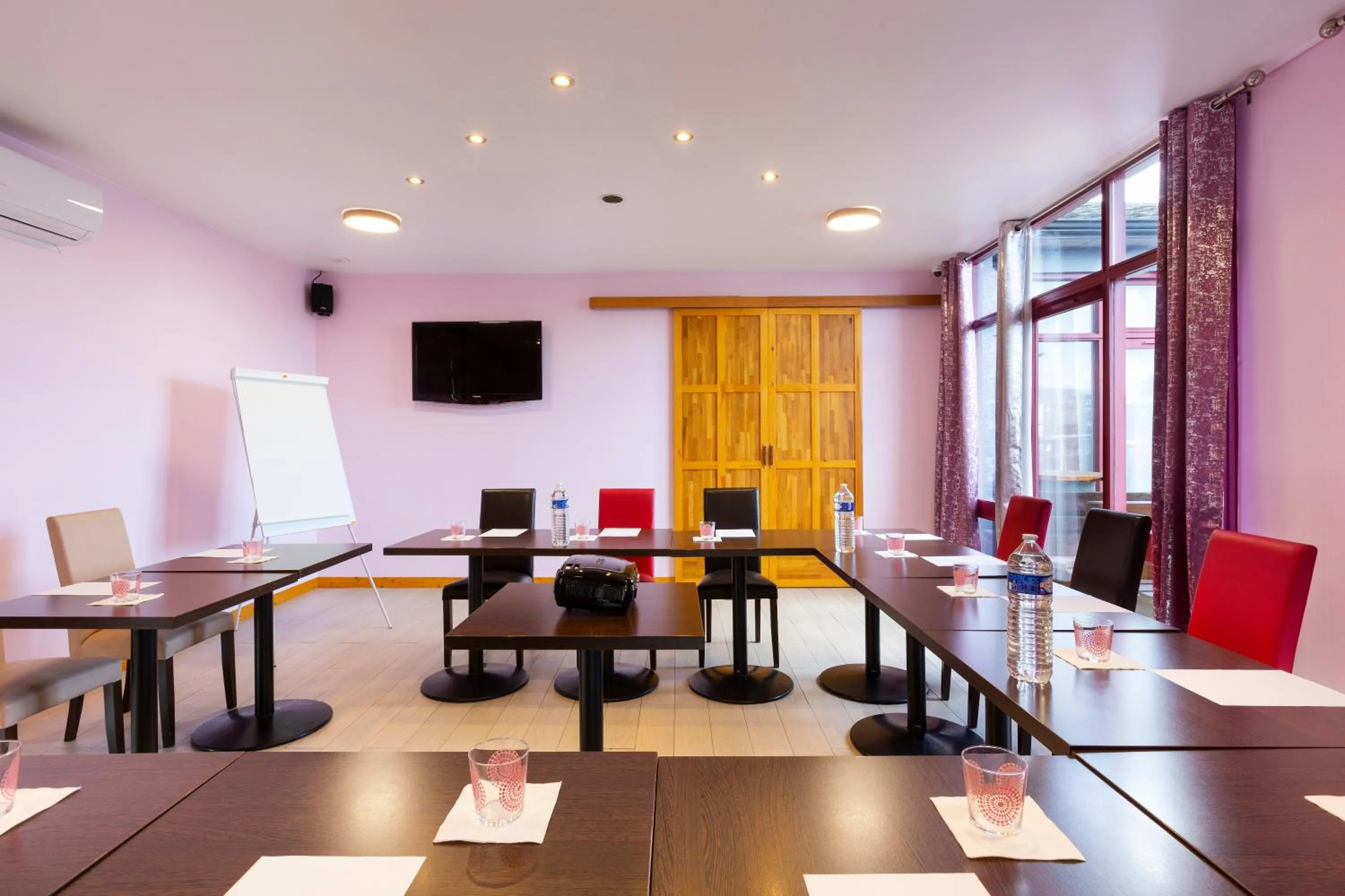 Meeting/conference room in Comfort Hotel Orleans Sud