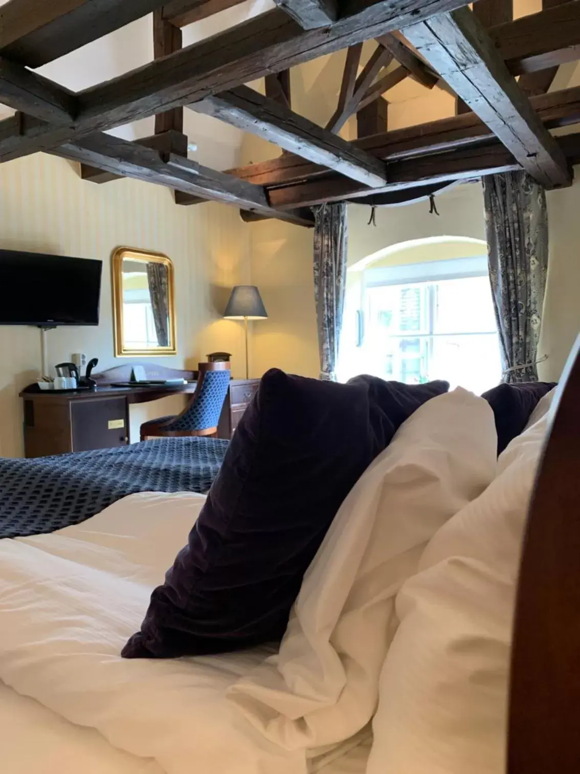 Photo of the whole room, Bed in Mayfair Hotel Tunneln Photo of the whole room, Bed in Mayfair Hotel Tunneln