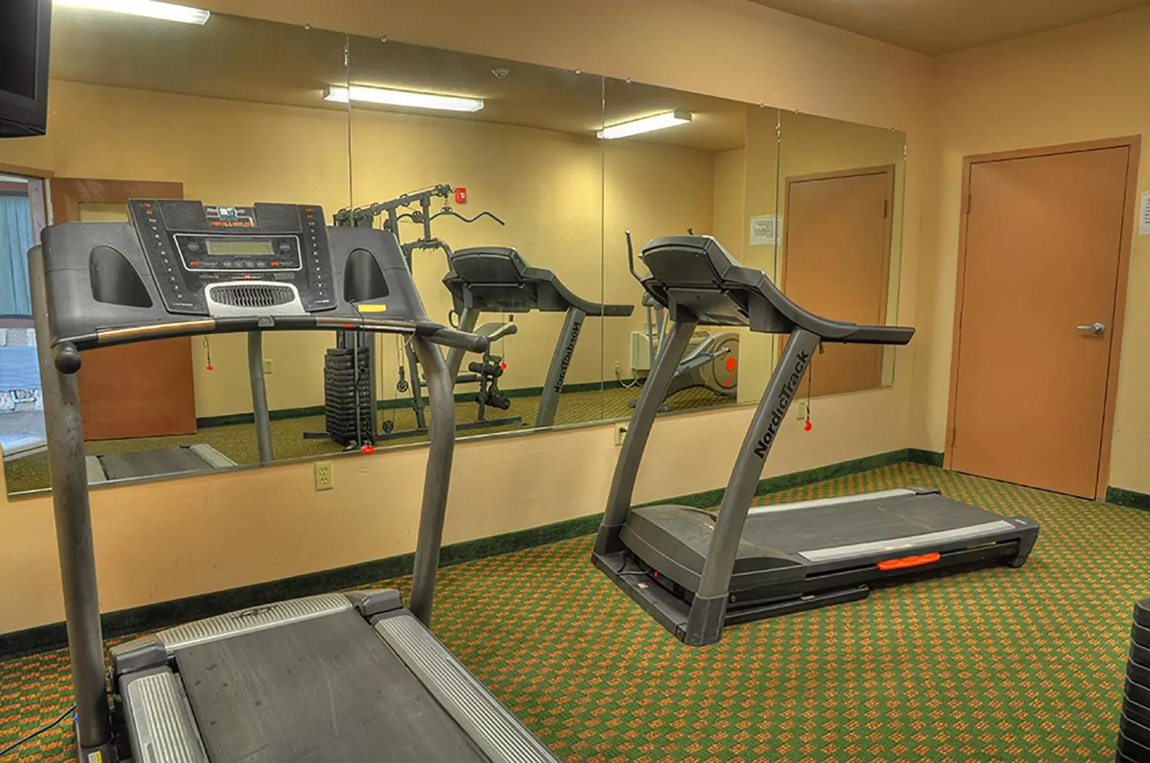 Fitness centre/facilities, Fitness Center/Facilities in Lone Star Inn and Suites Victoria