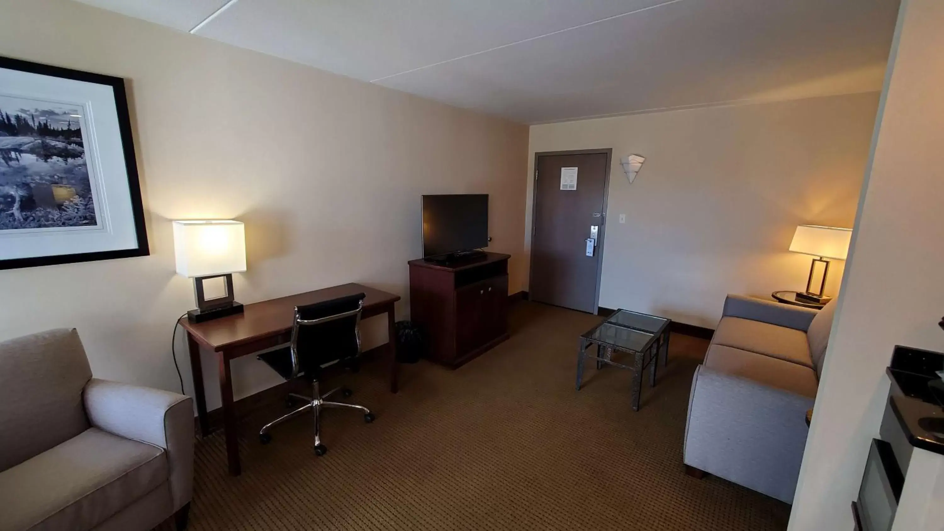 Photo of the whole room, TV/Entertainment Center in Best Western Plus Coeur d'Alene Inn