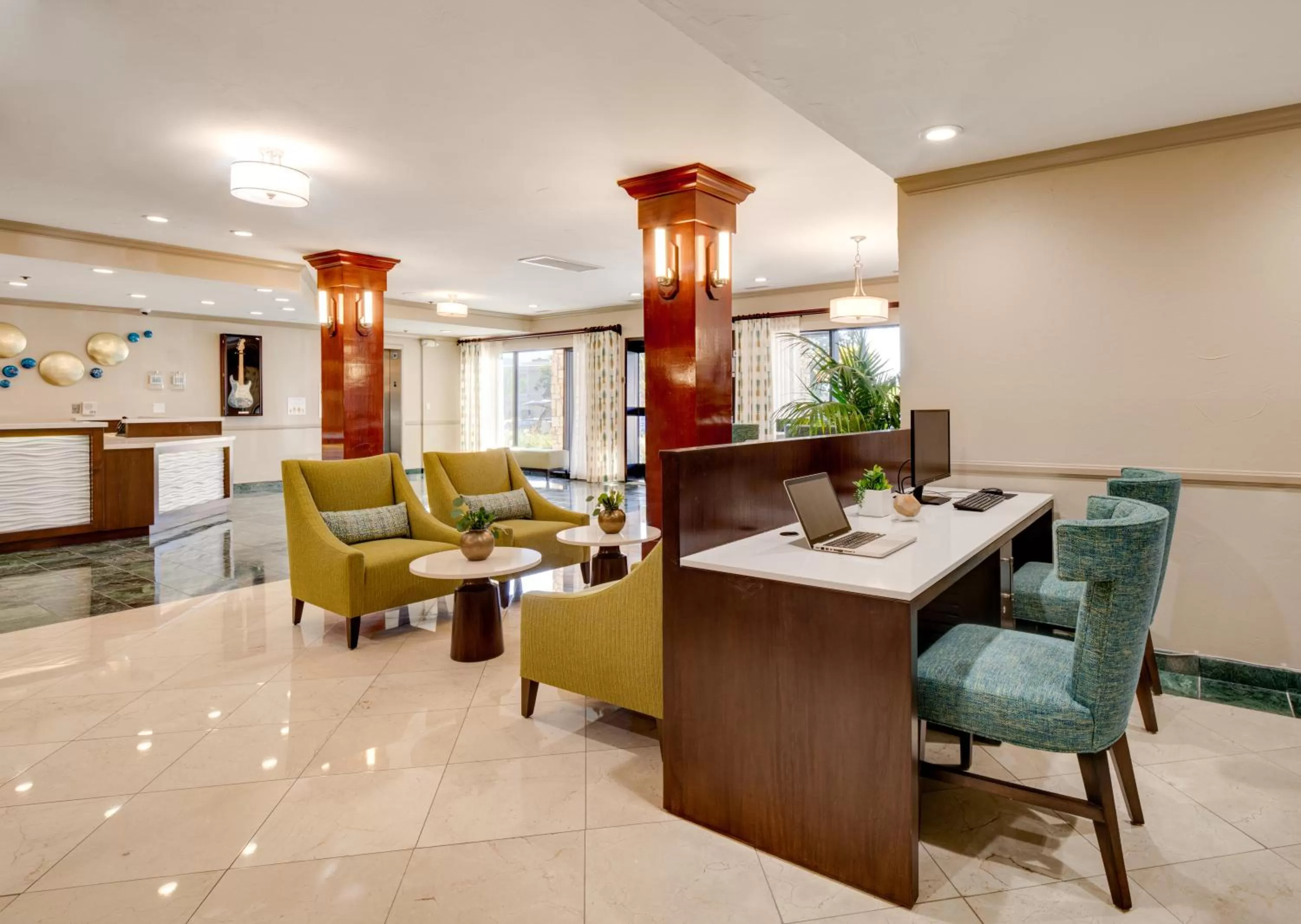 Lobby or reception in Ayres Hotel Corona - Riverside