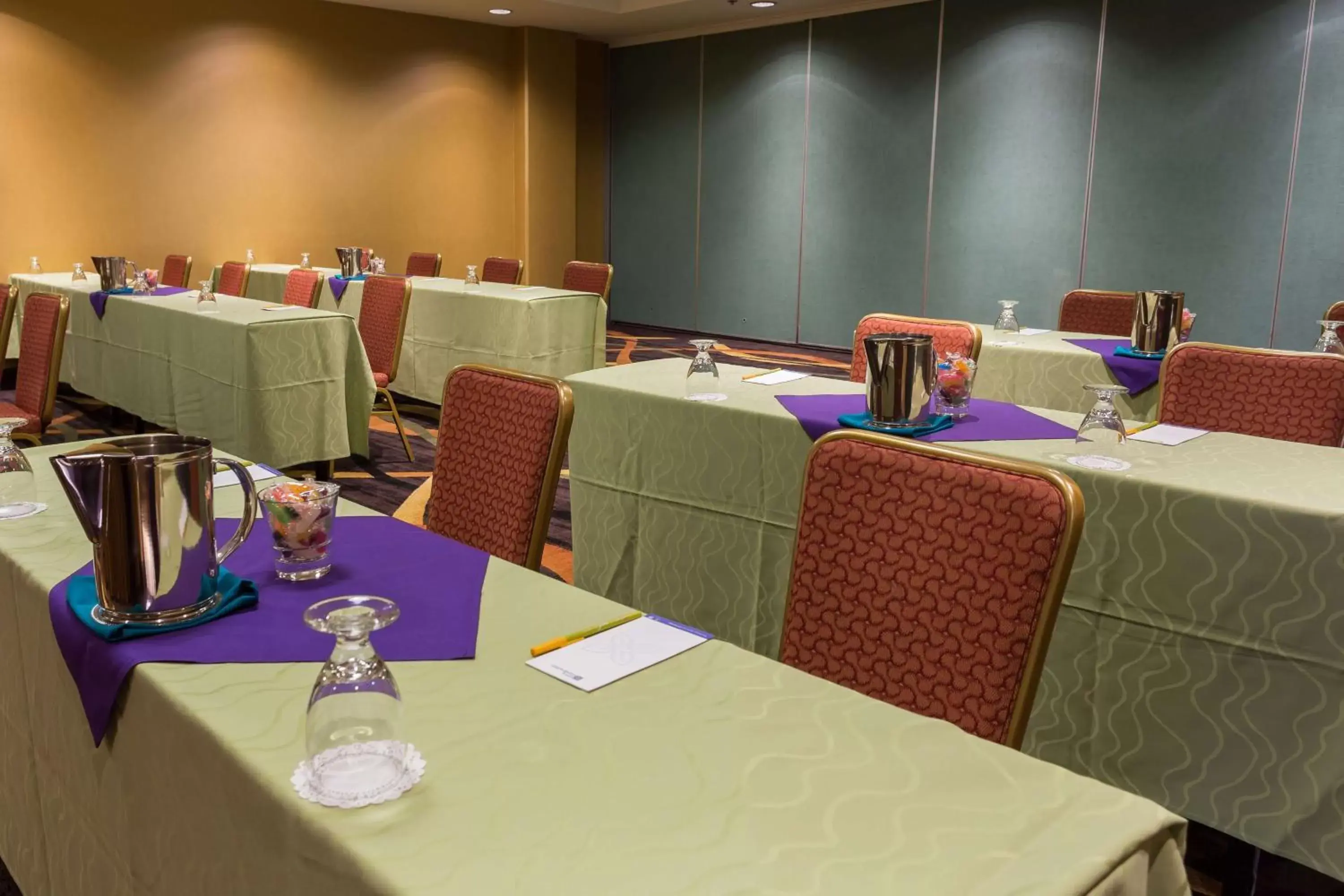 Meeting/conference room, Restaurant/Places to Eat in Hilton Garden Inn San Mateo