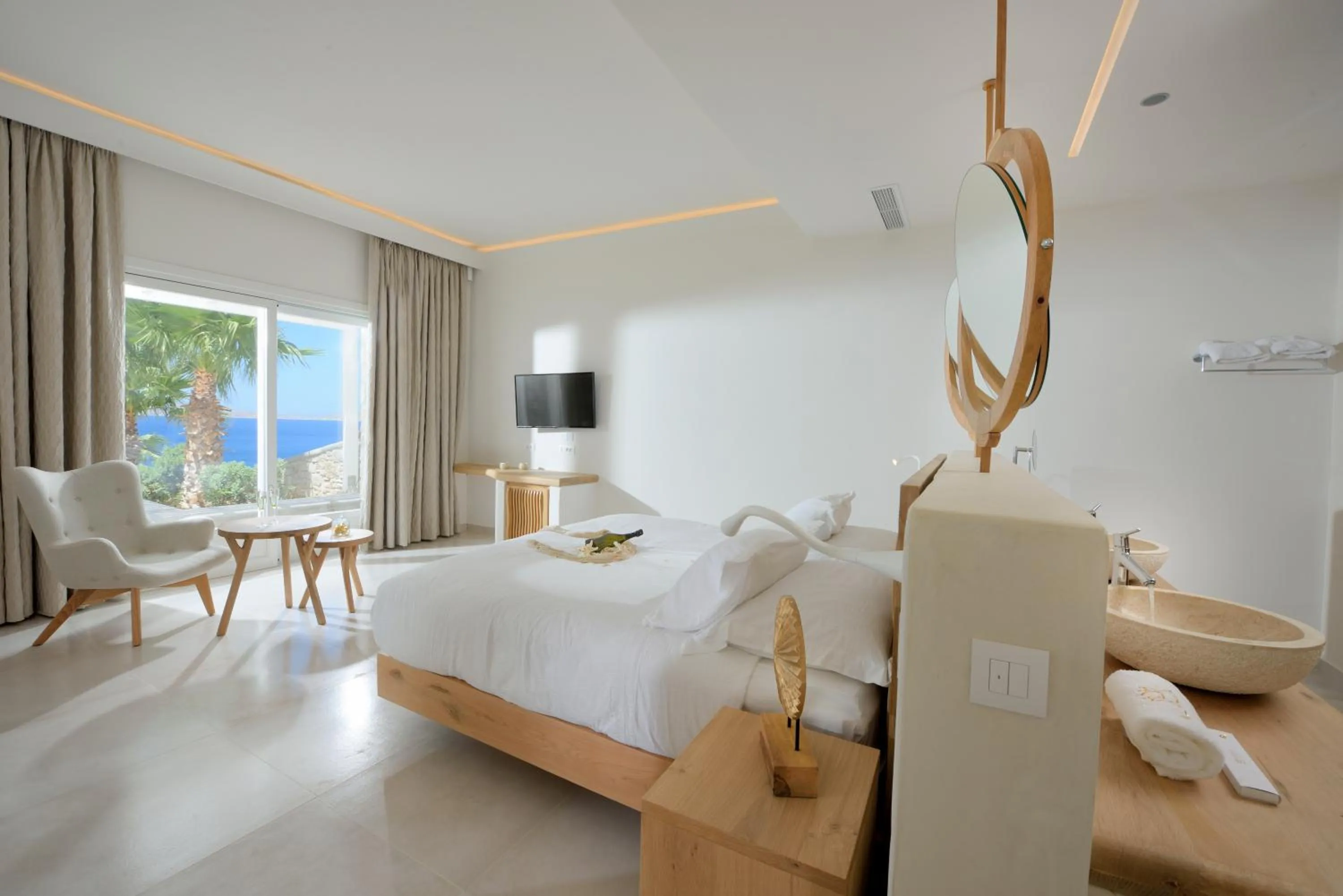 Photo of the whole room, Bed in Anax Resort and Spa