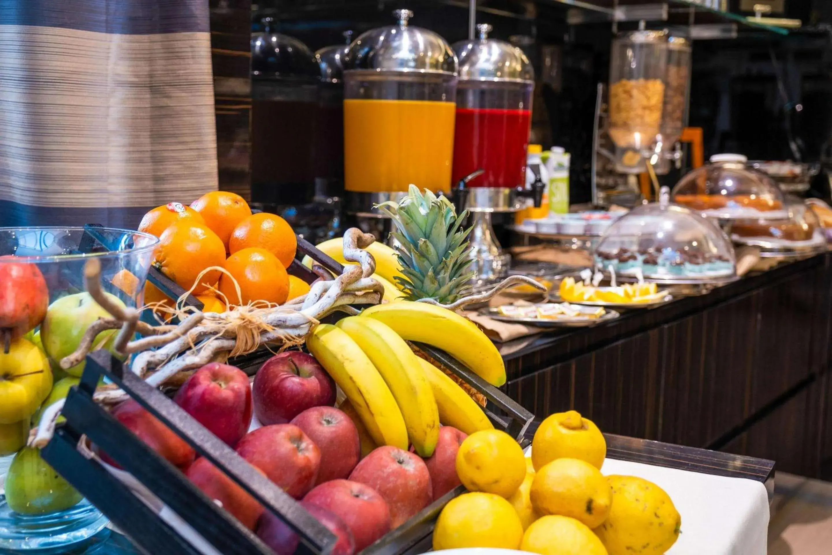 Restaurant/places to eat in Quality Hotel Green Palace Restaurant/places to eat in Quality Hotel Green Palace