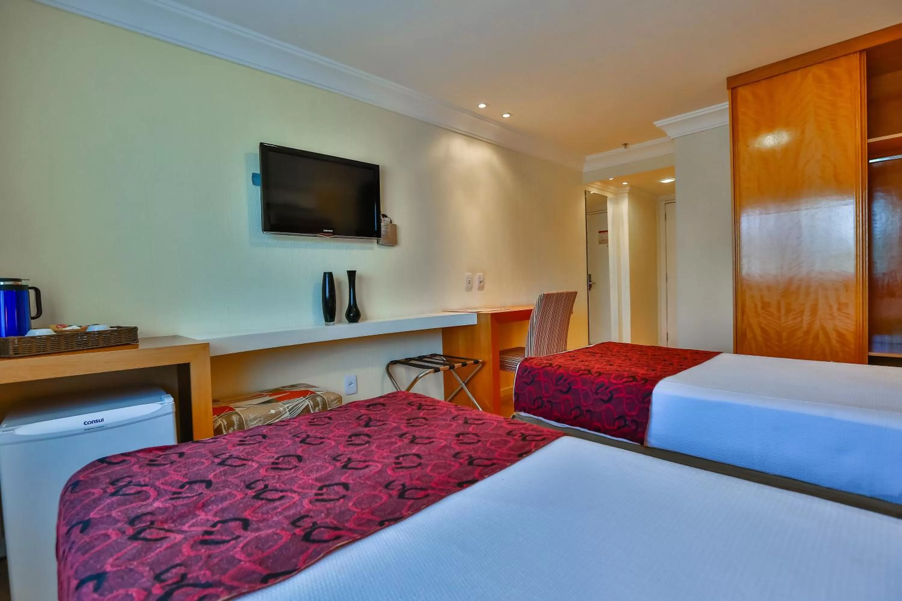 Photo of the whole room, Bed in Dubai Macaé by Atlântica