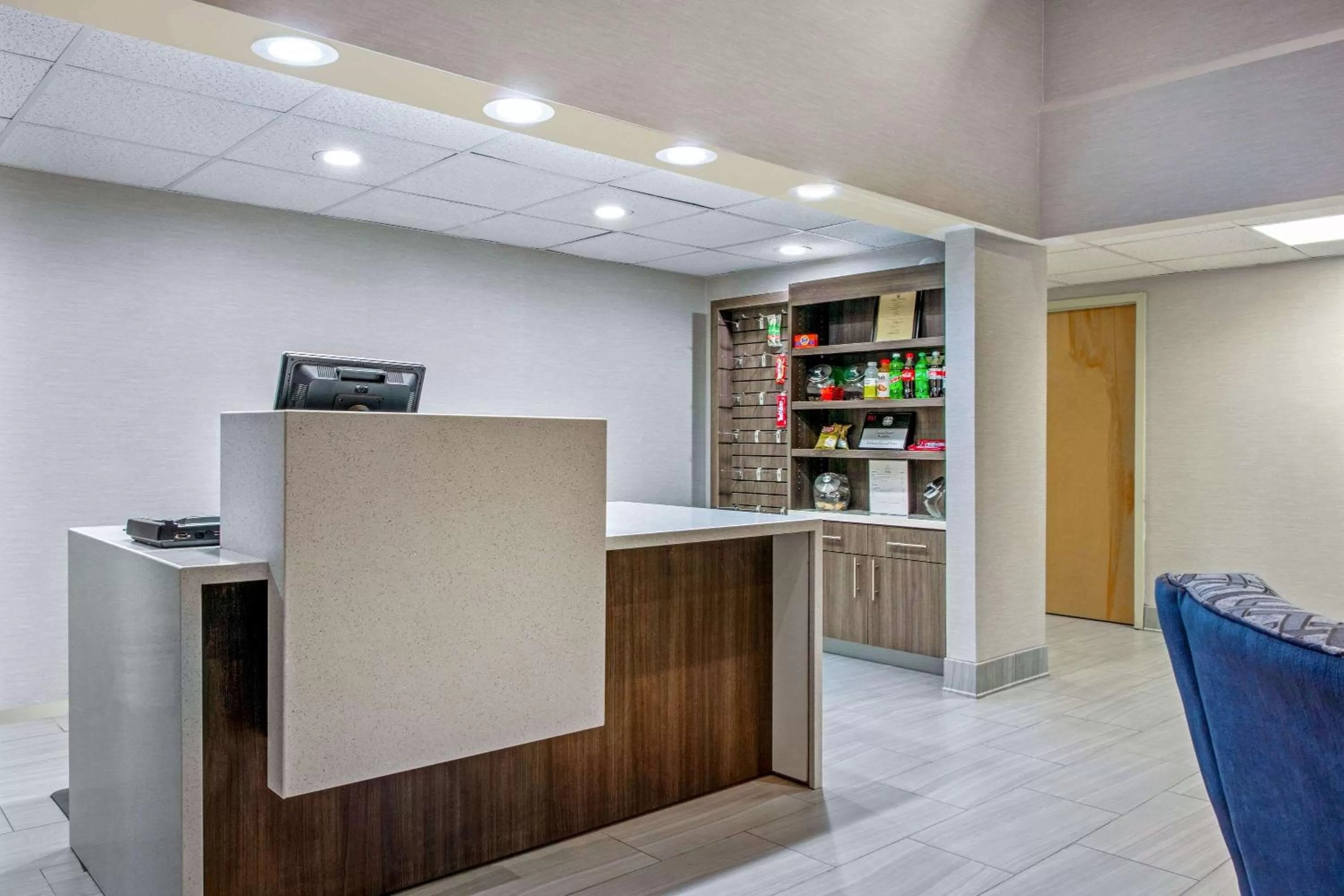 Lobby or reception in La Quinta Inn by Wyndham Radford