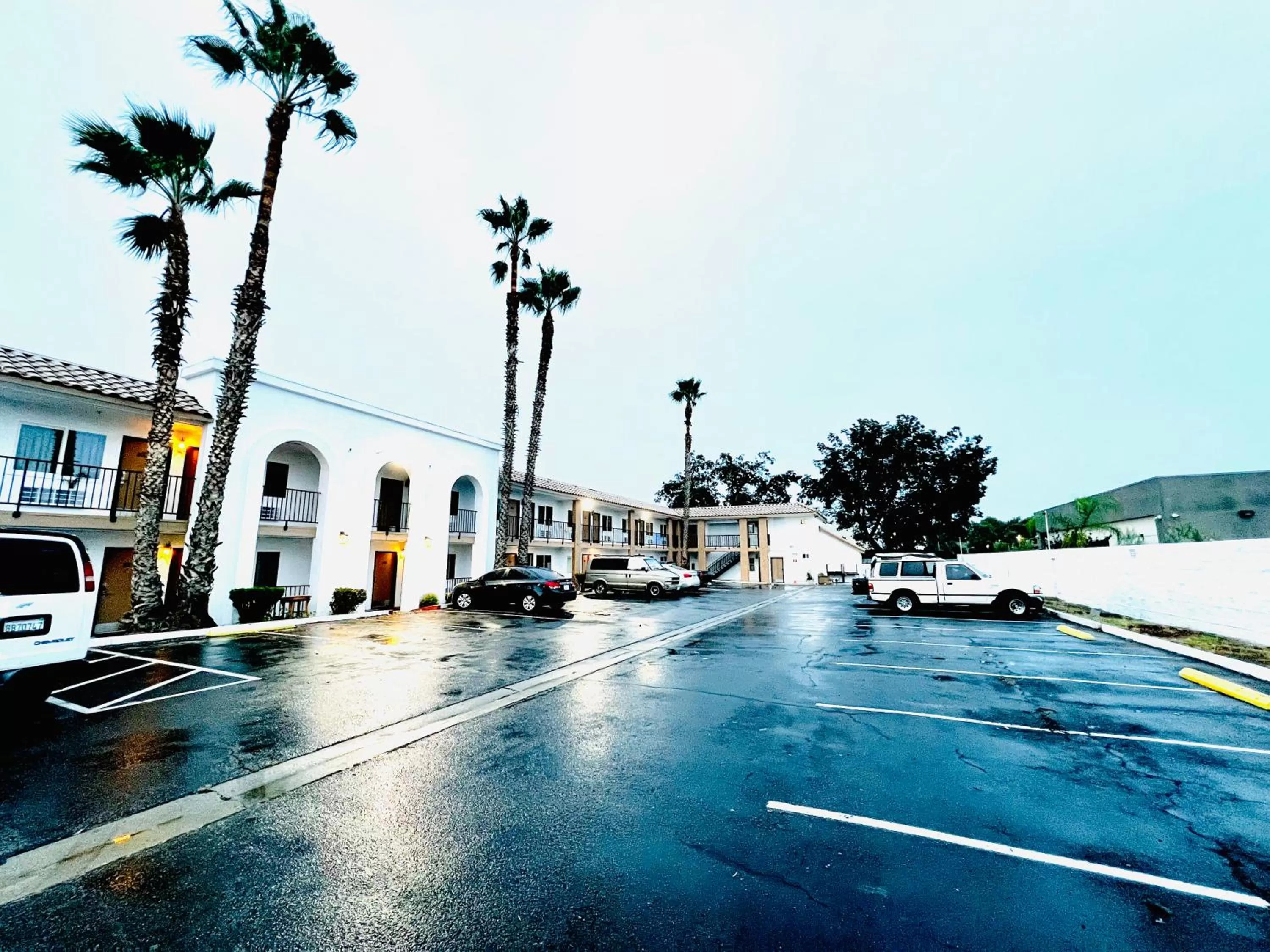 Casa Blanca Express & Suites - Cypress, Buena Park