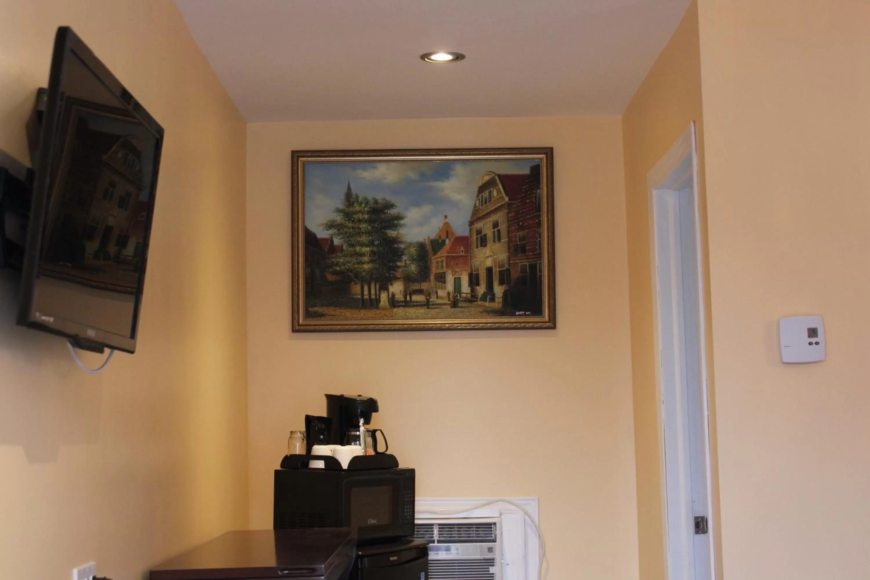 Coffee/tea facilities in Imperial Inn Thousand Islands