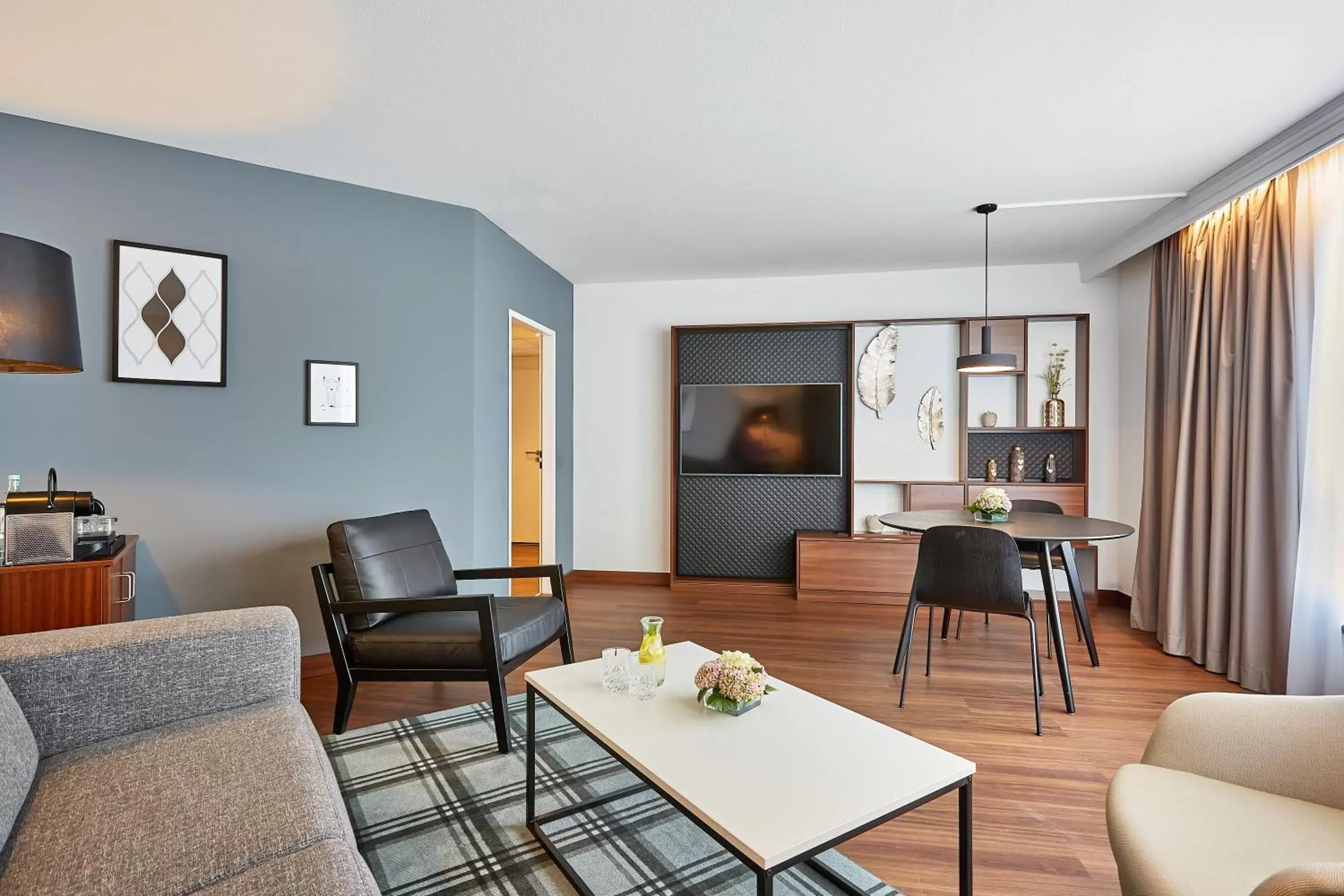 Living room, Seating Area in Radisson Blu Hotel Karlsruhe