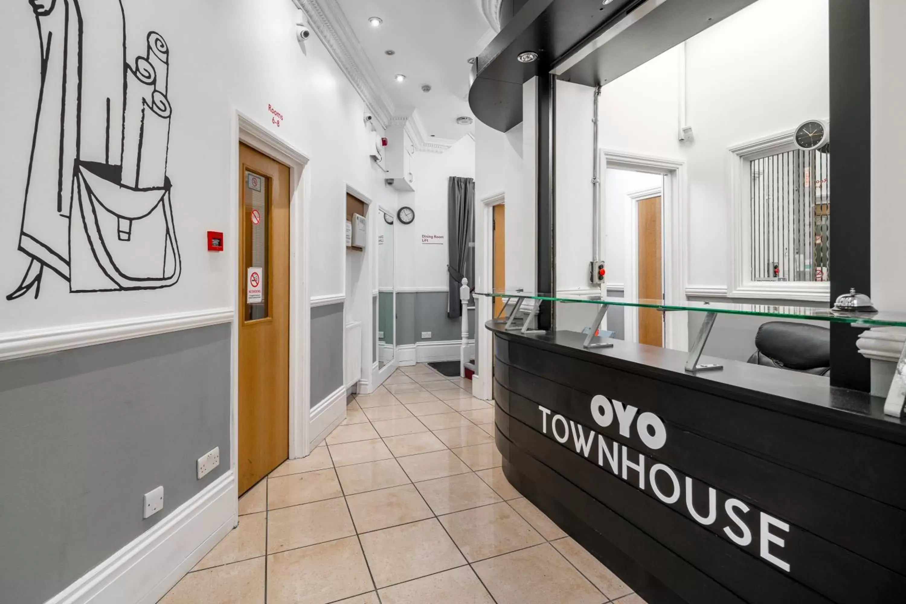 Lobby or reception in OYO Townhouse New England, London Victoria