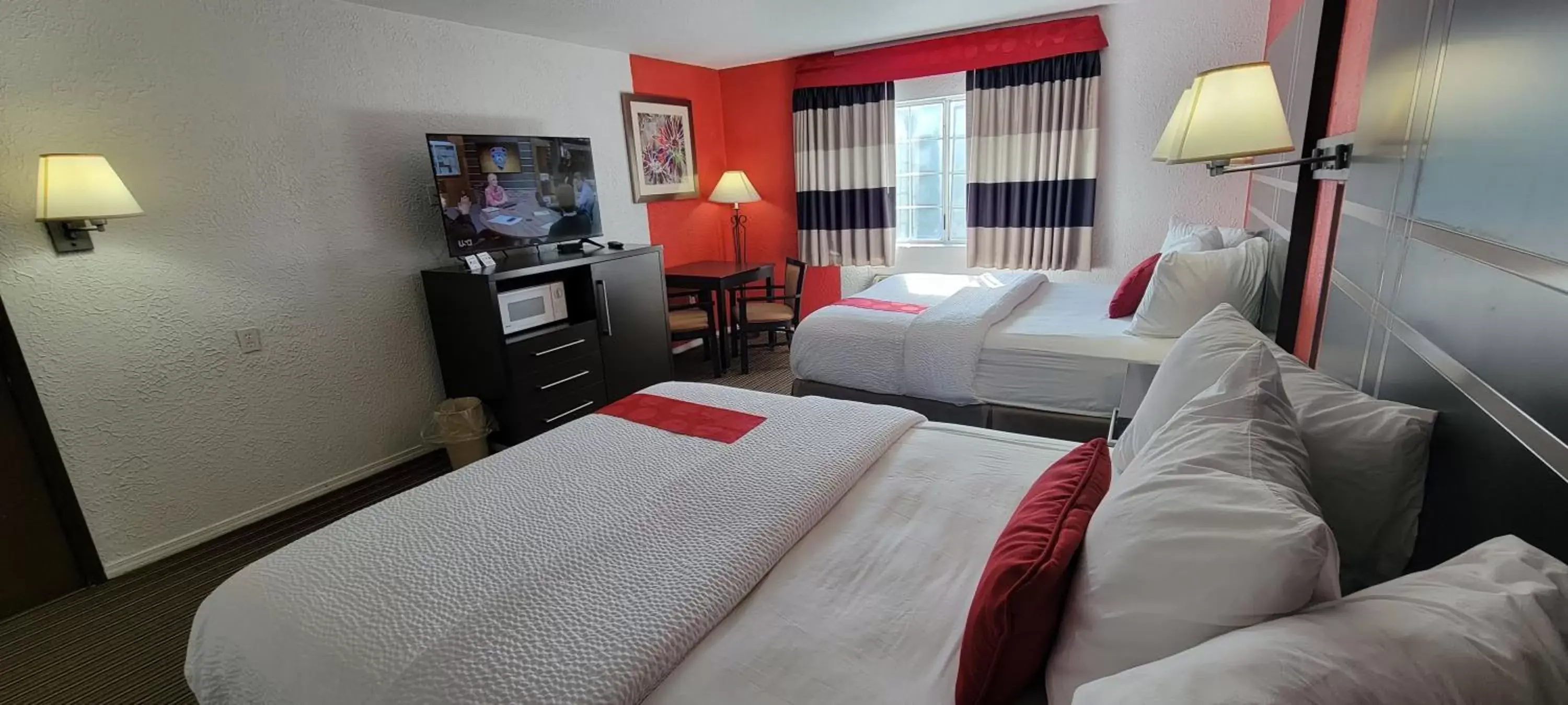 Queen Room with Two Queen Beds - Second Floor/Non-Smoking in Ramada by Wyndham Mountain Home