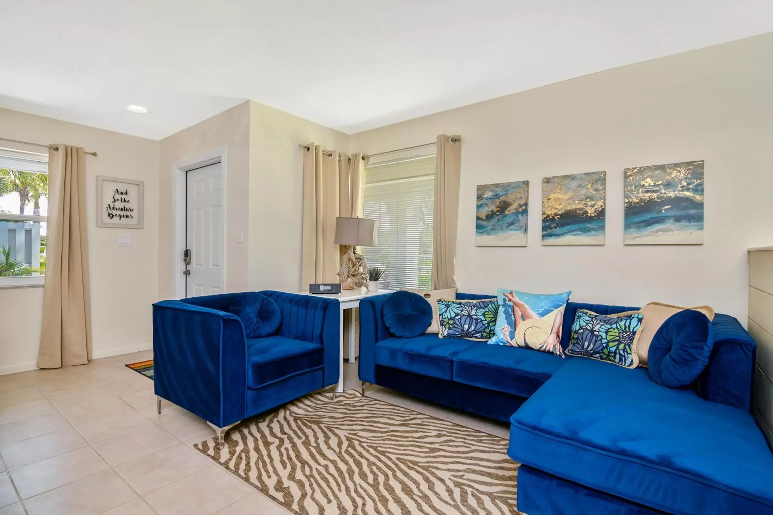 Living room in Latitude 26 Waterfront Boutique Resort - Fort Myers Beach