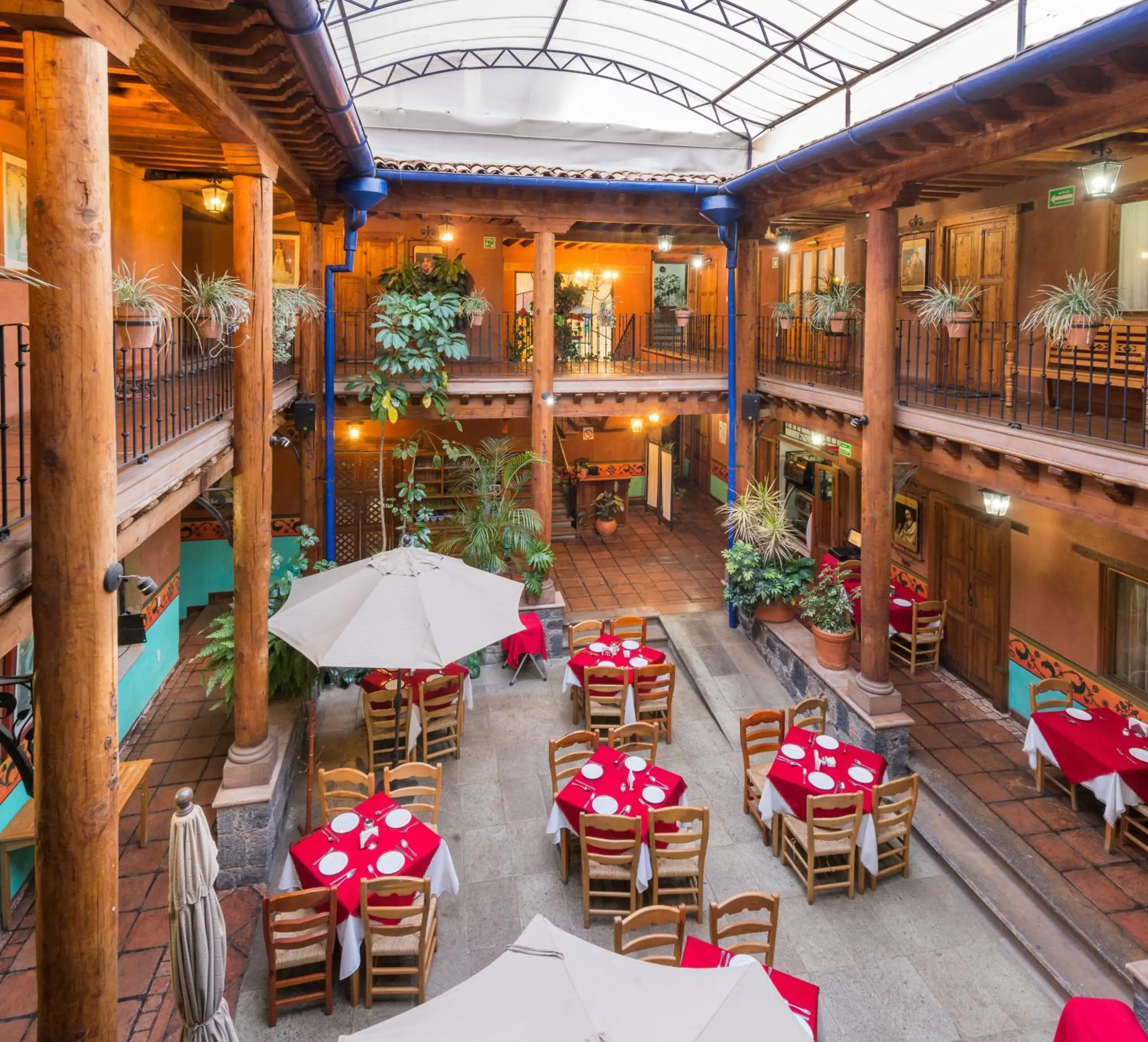 Restaurant/Places to Eat in Hotel Casa del Refugio