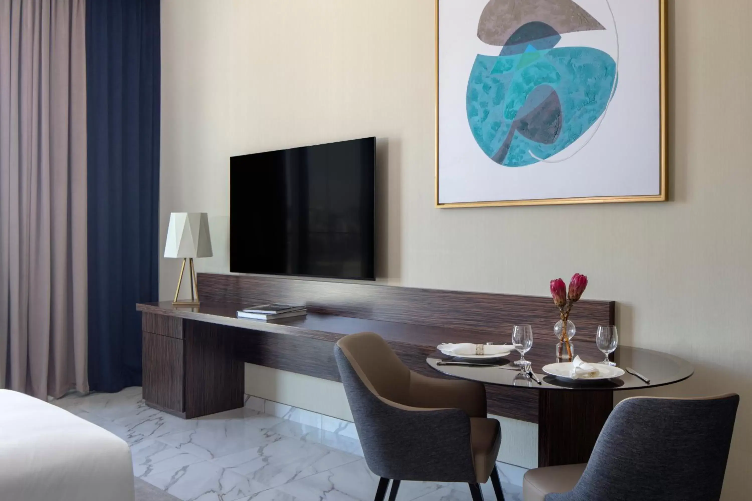 TV and multimedia, TV/Entertainment Center in Avani Plus Palm View Dubai Hotel & Suites