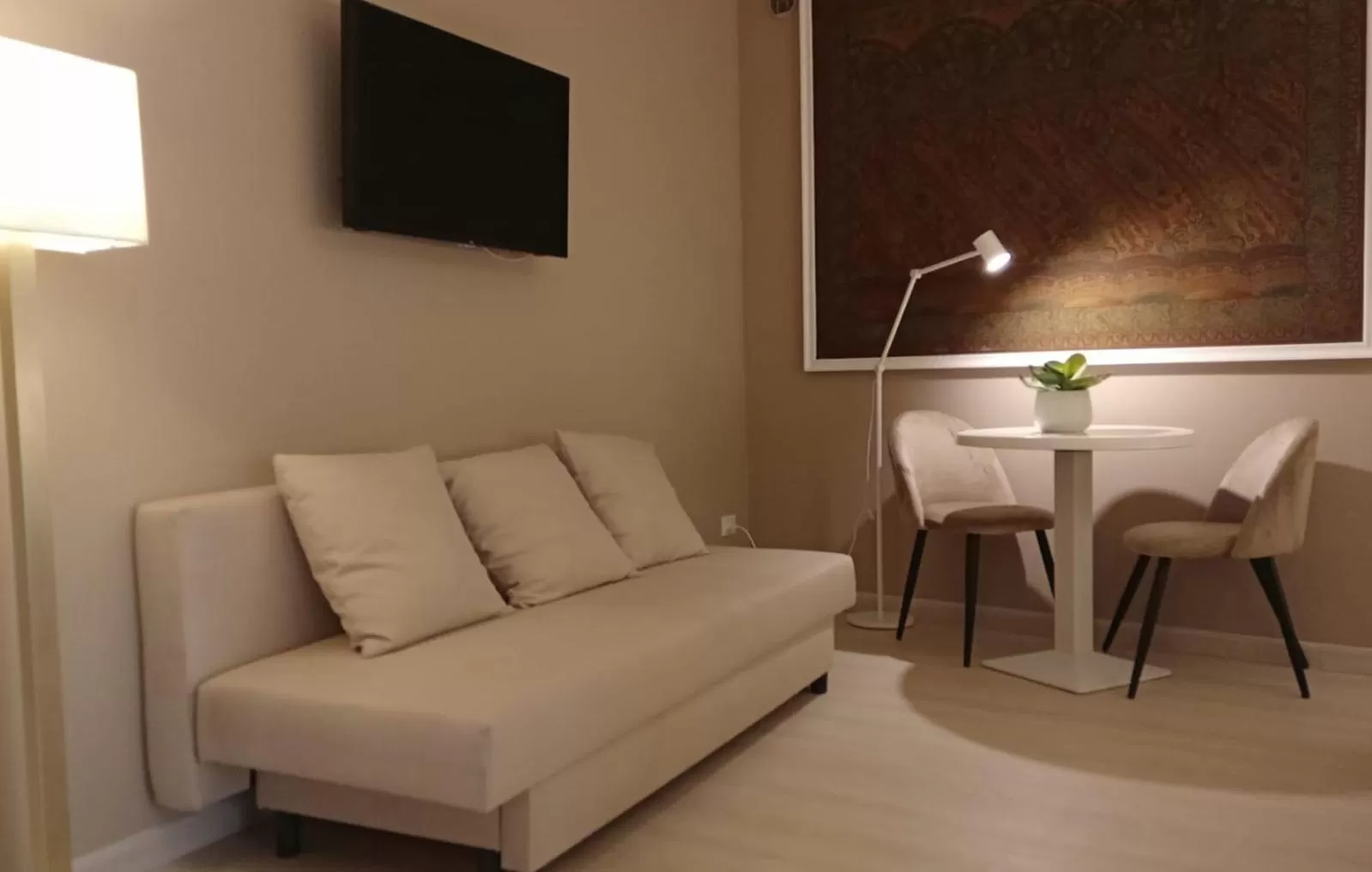 TV and multimedia, Seating Area in Narciso boutique apartment