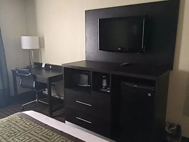 TV/Entertainment Center in Baymont by Wyndham Louisville South I 65