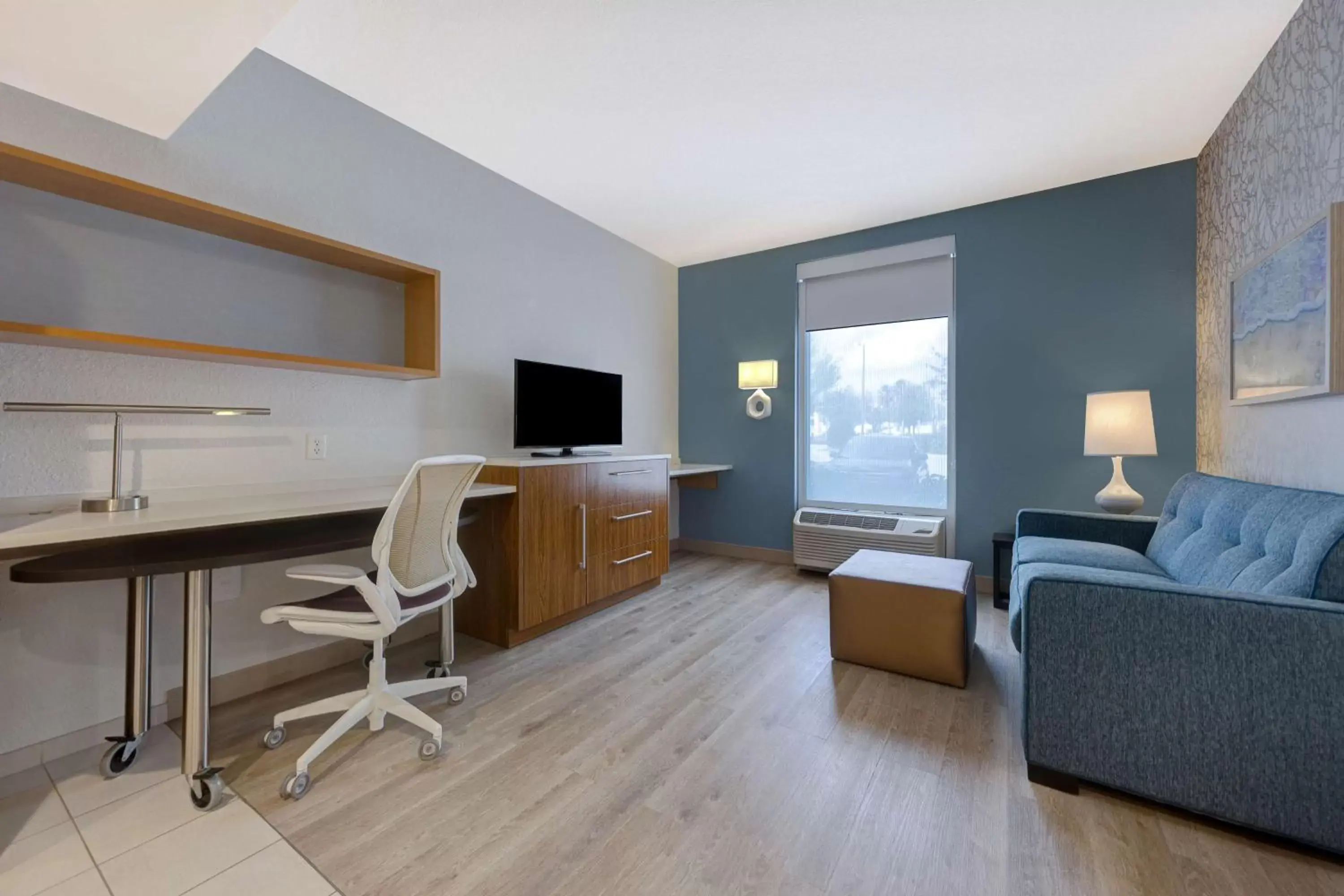 Bedroom, Seating Area in Home2 Suites by Hilton Orlando International Drive South