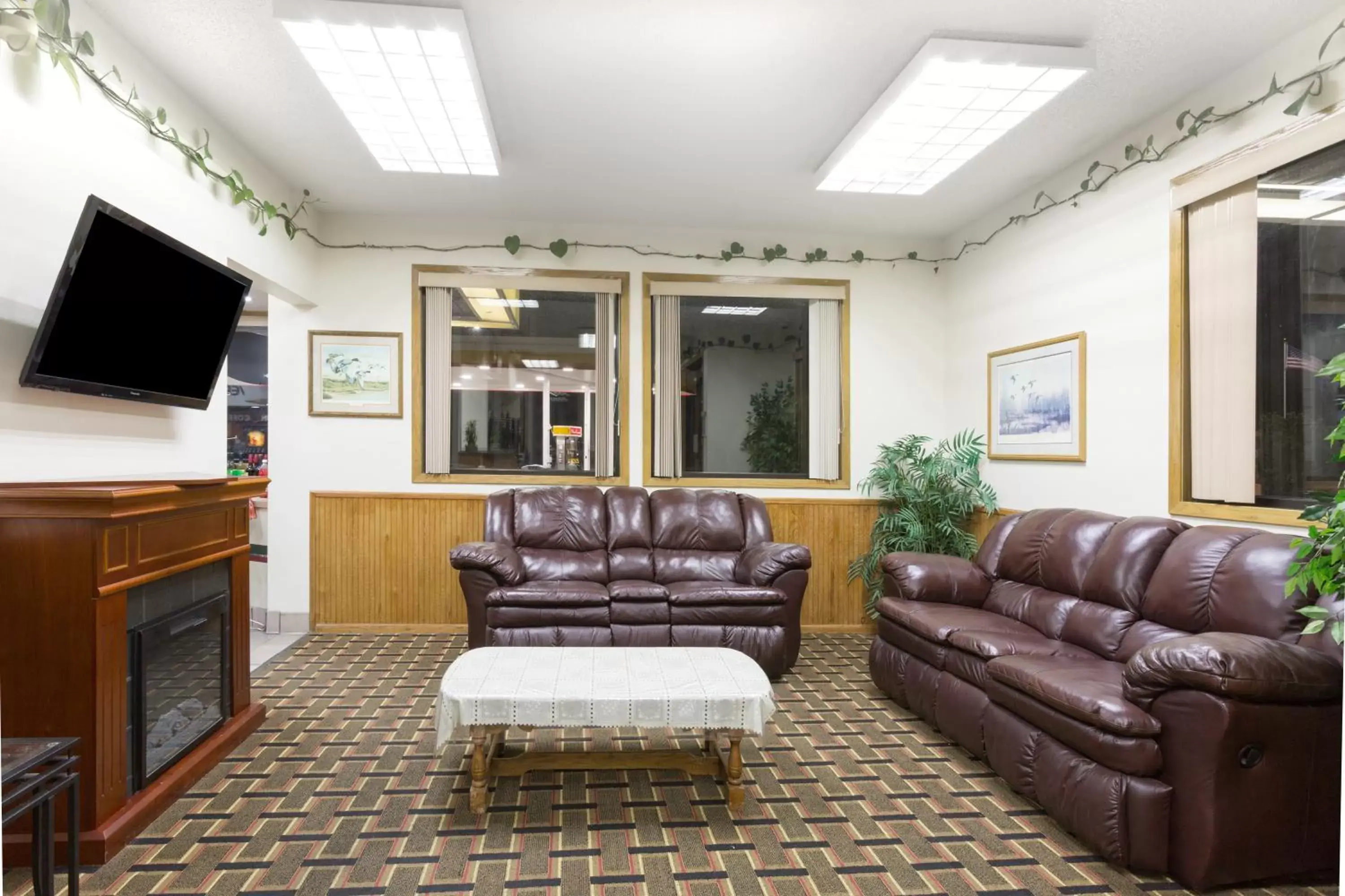 Seating Area in Days Inn by Wyndham Paxton