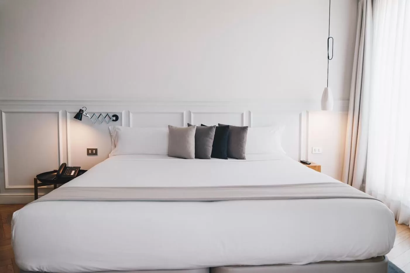 View (from property/room), Bed in Dear Hotel Madrid