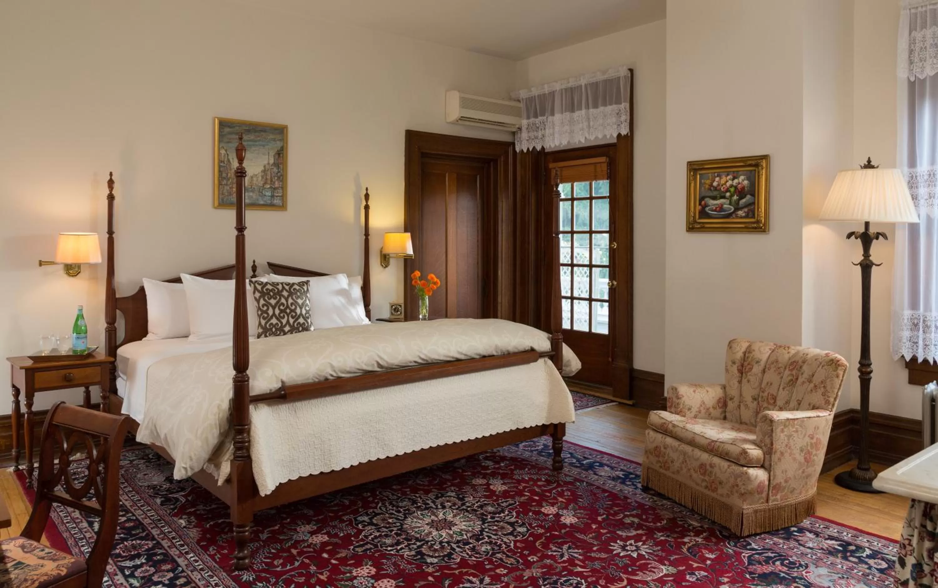 Bedroom, Bed in Mercersburg Inn