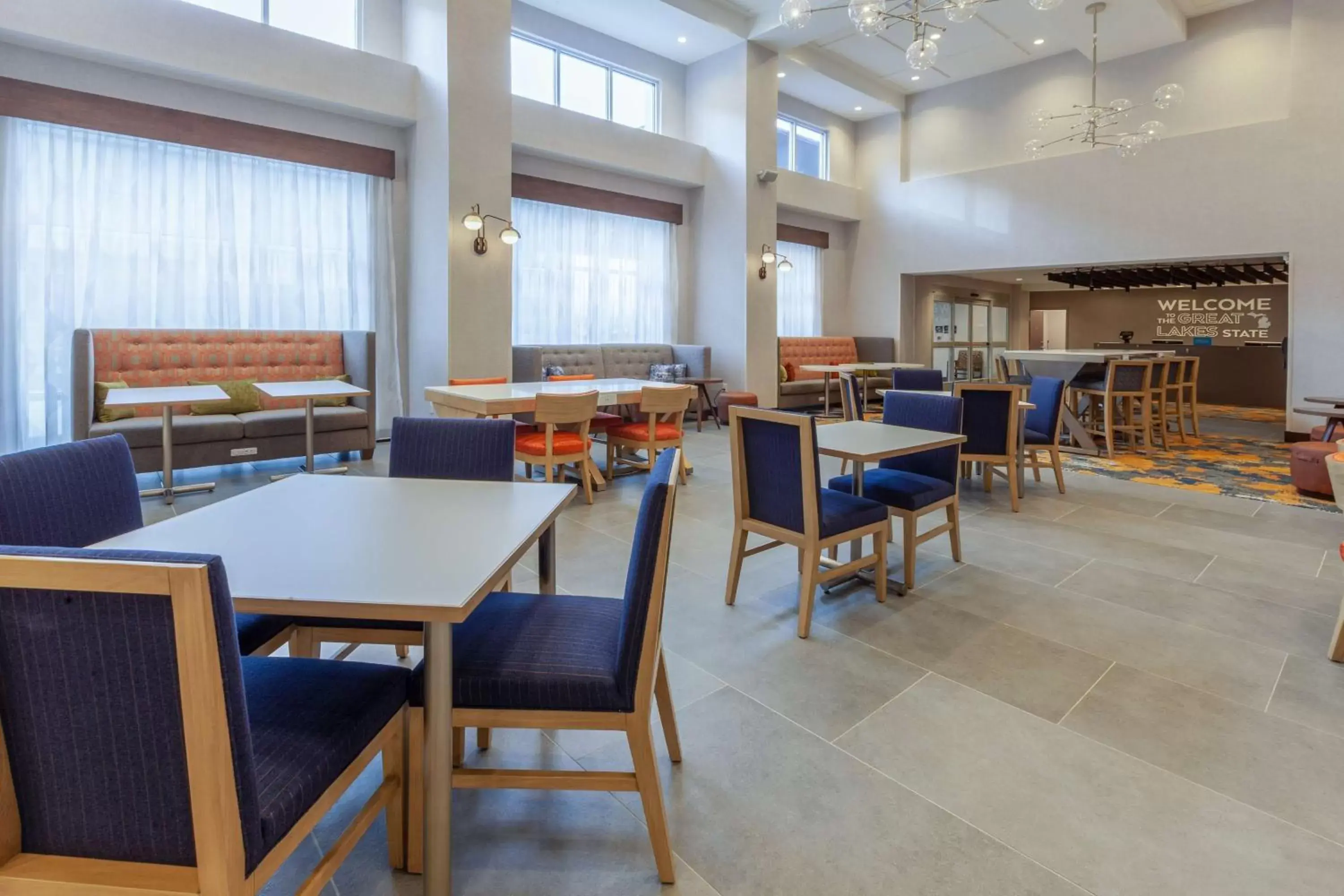 Dining area, Restaurant/Places to Eat in Hampton Inn & Suites Bloomfield Hills Detroit