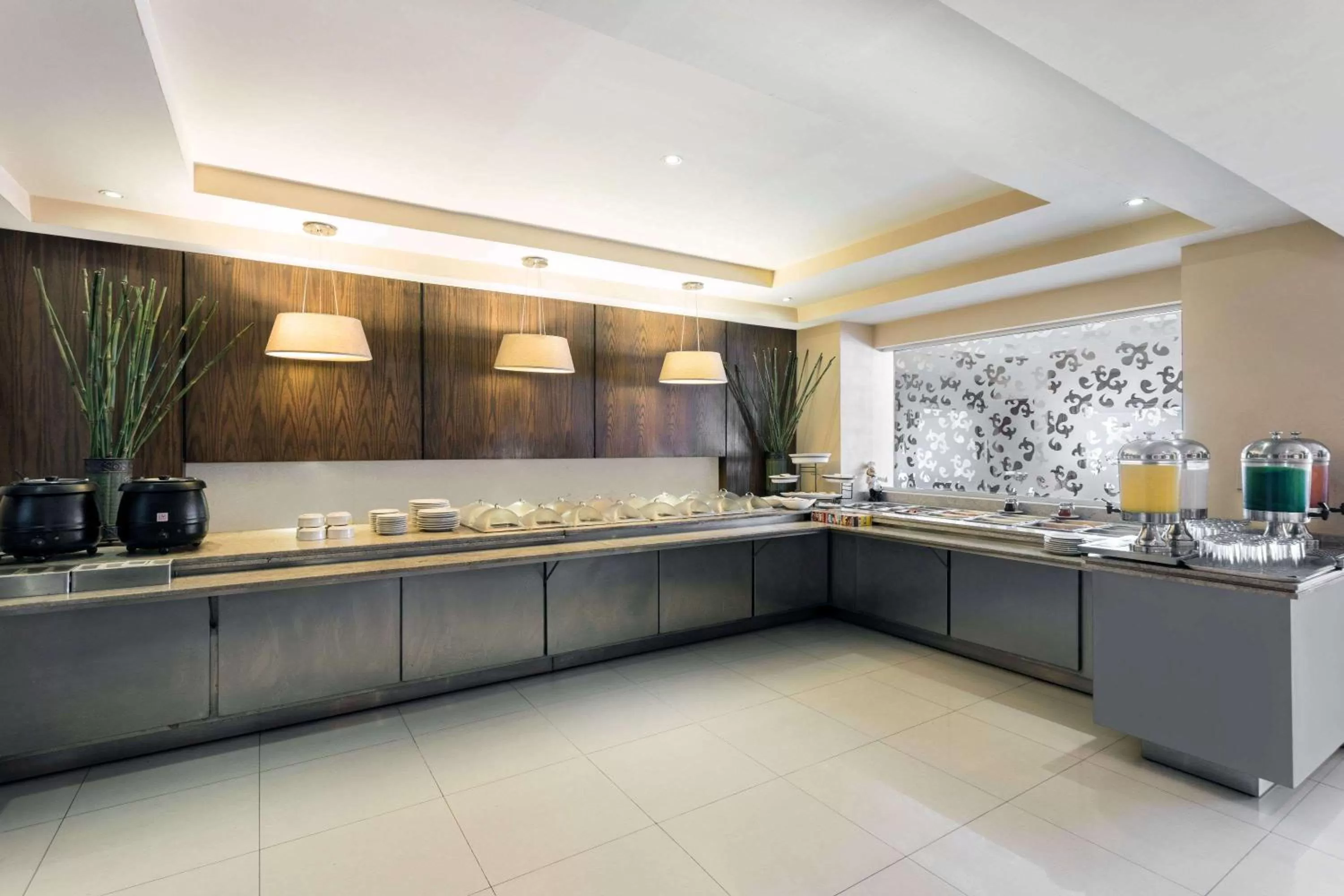 Restaurant/places to eat in Wyndham Garden Obregon