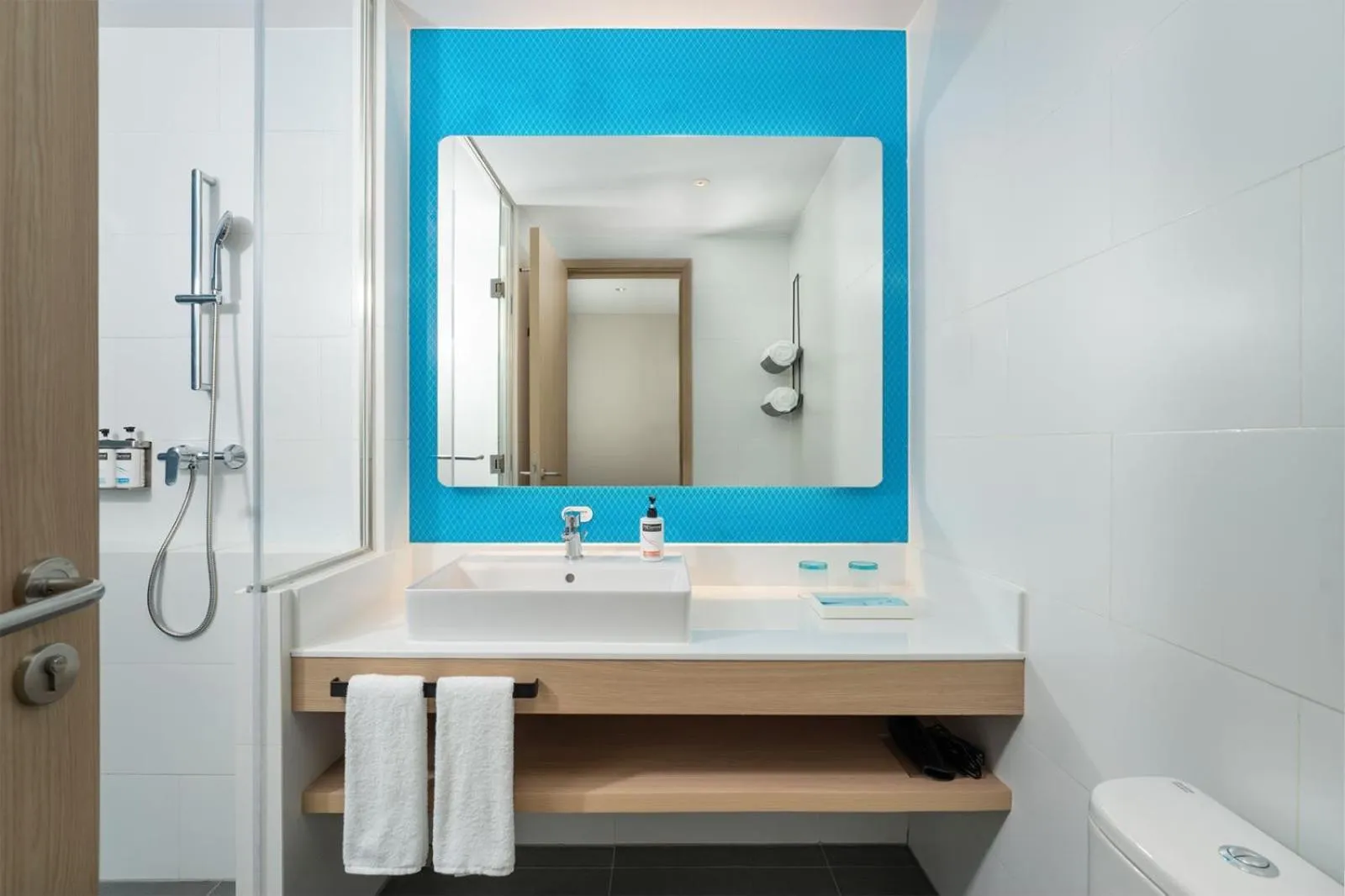 Shower in Holiday Inn Express Shunde Daliang by IHG