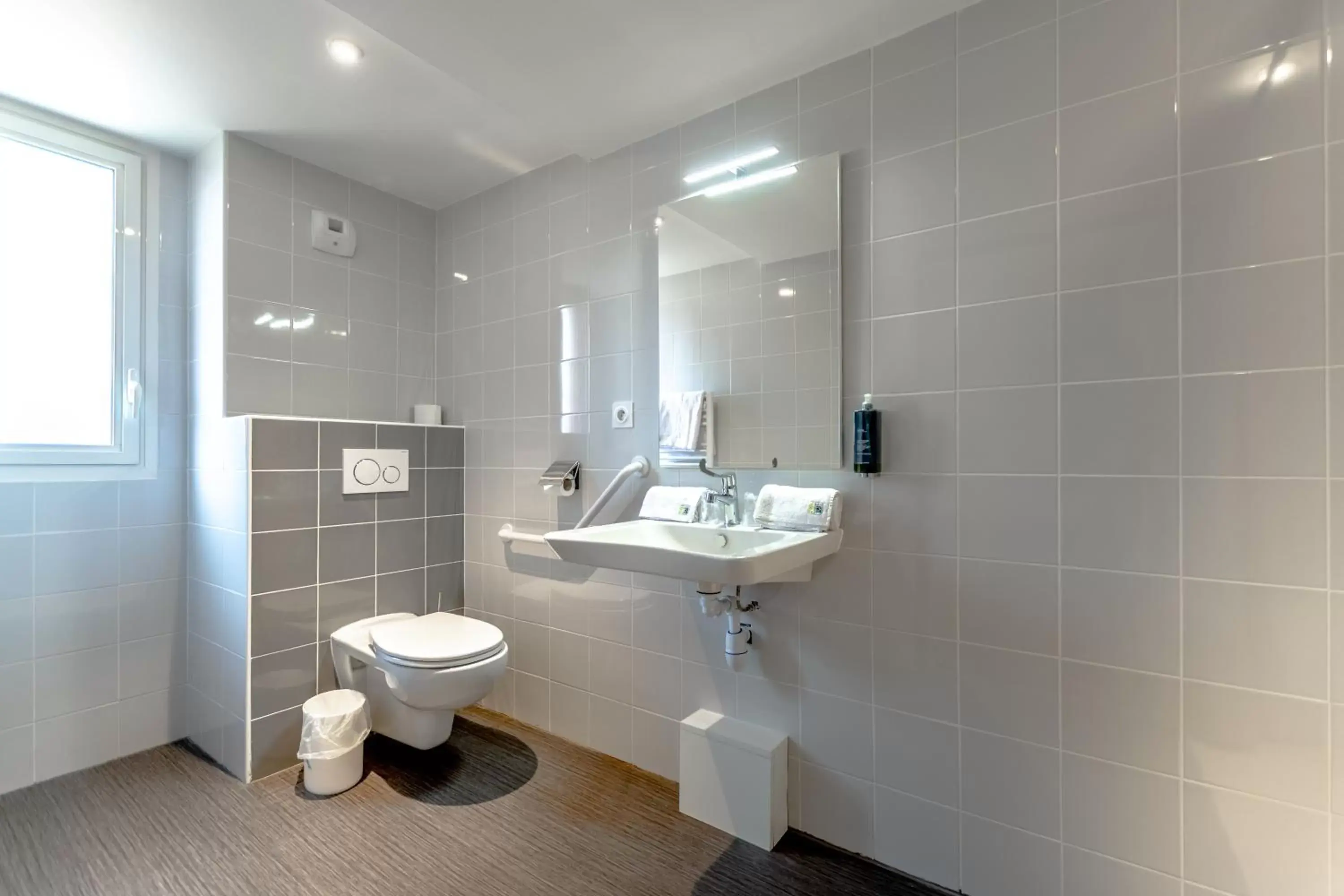 Toilet, Bathroom in Hotel Le Virevent
