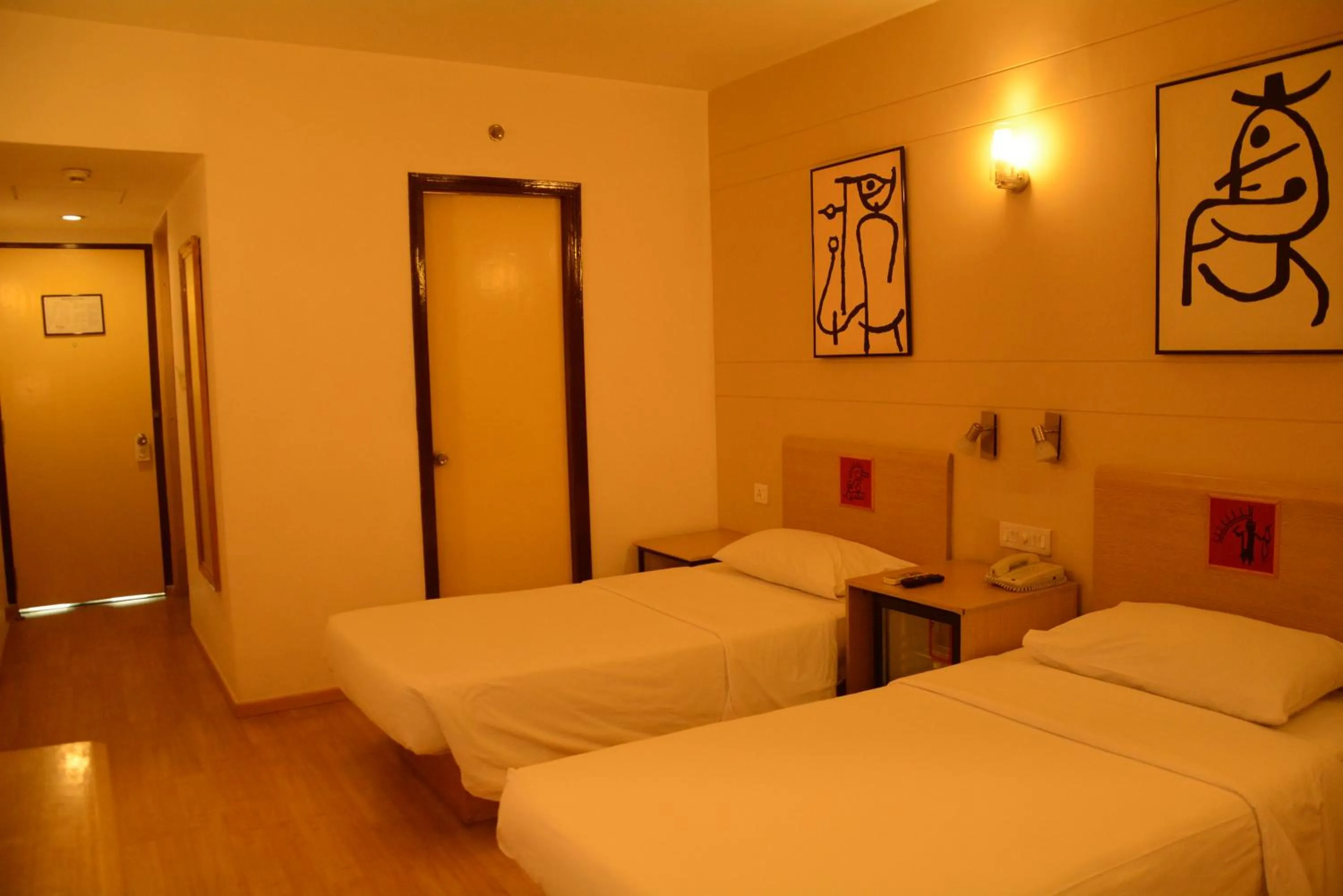 Photo of the whole room, Bed in Red Fox by Lemon Tree Hotels, Jaipur