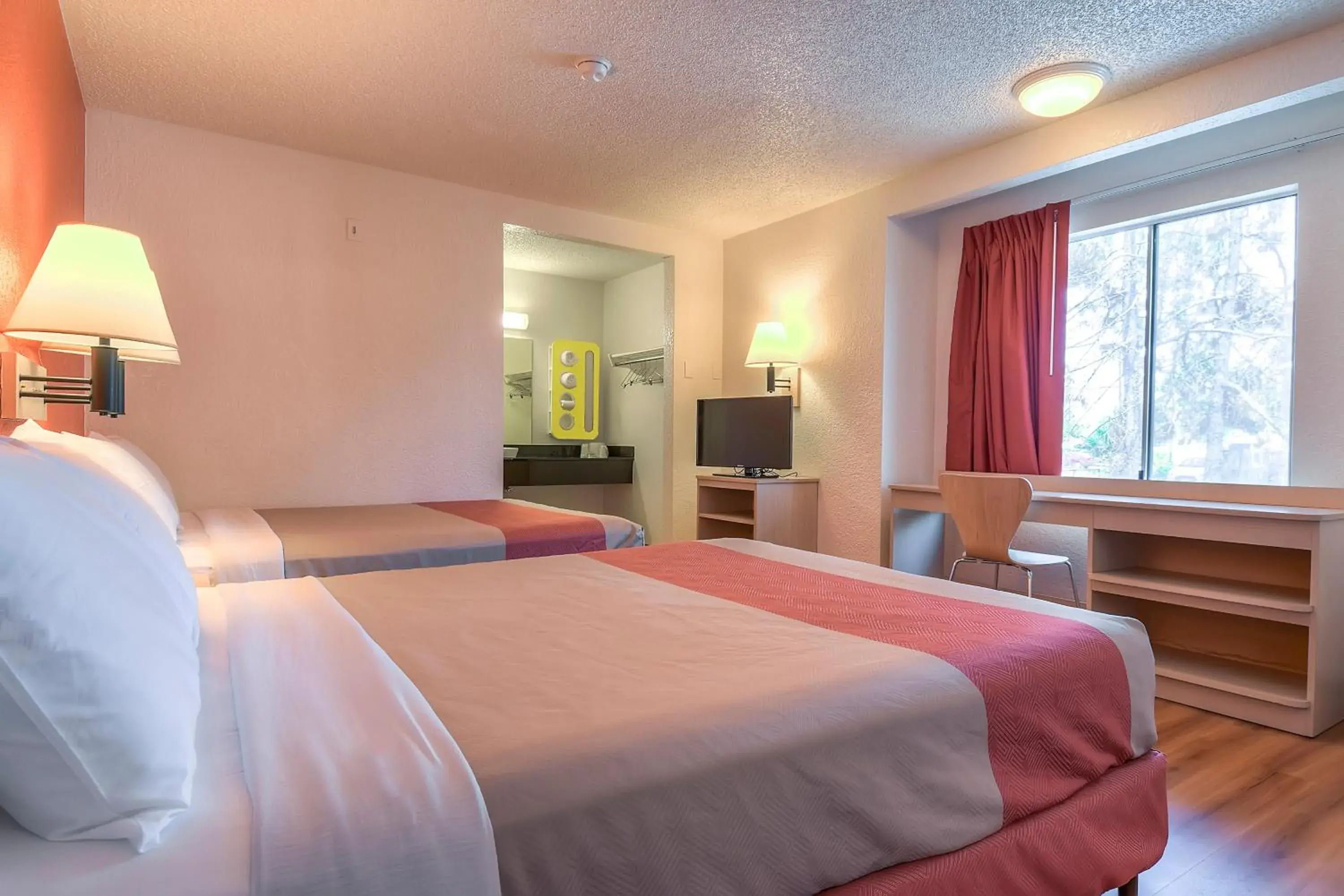 Bed in Motel 6-Rowland Heights, CA - Los Angeles - Pomona