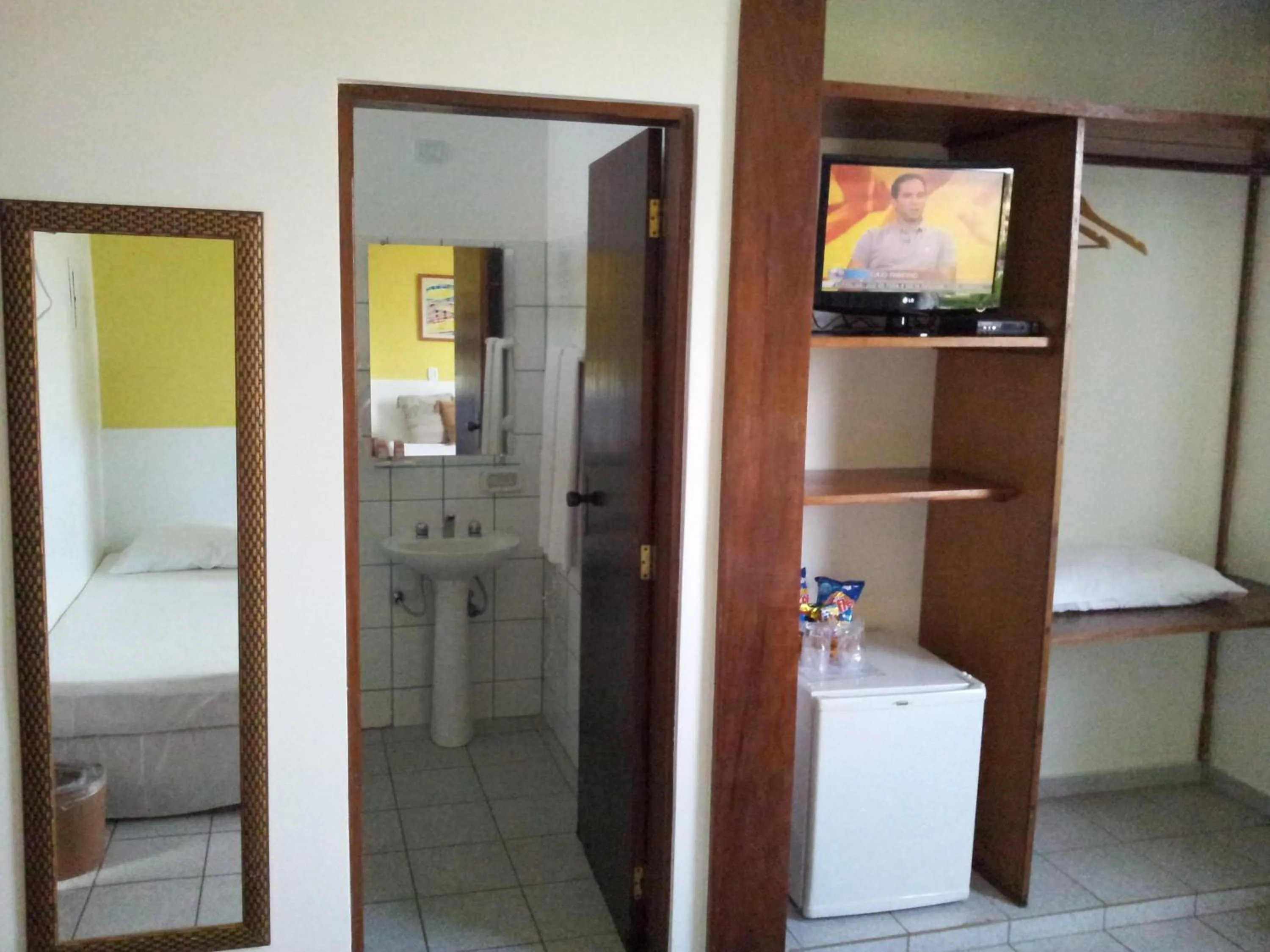 Photo of the whole room in Hotel Coquille