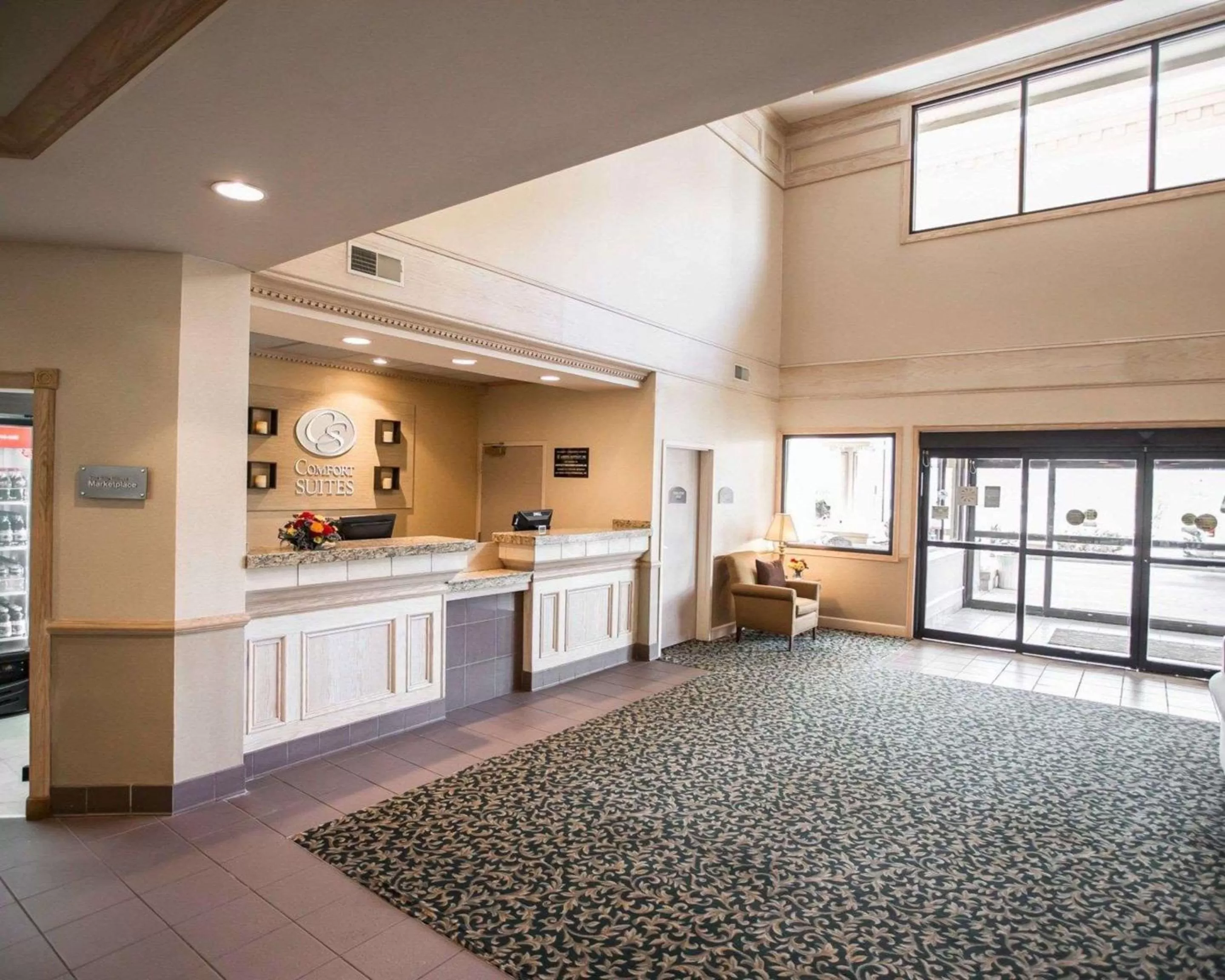Lobby or reception in Comfort Suites University Area Notre Dame-South Bend